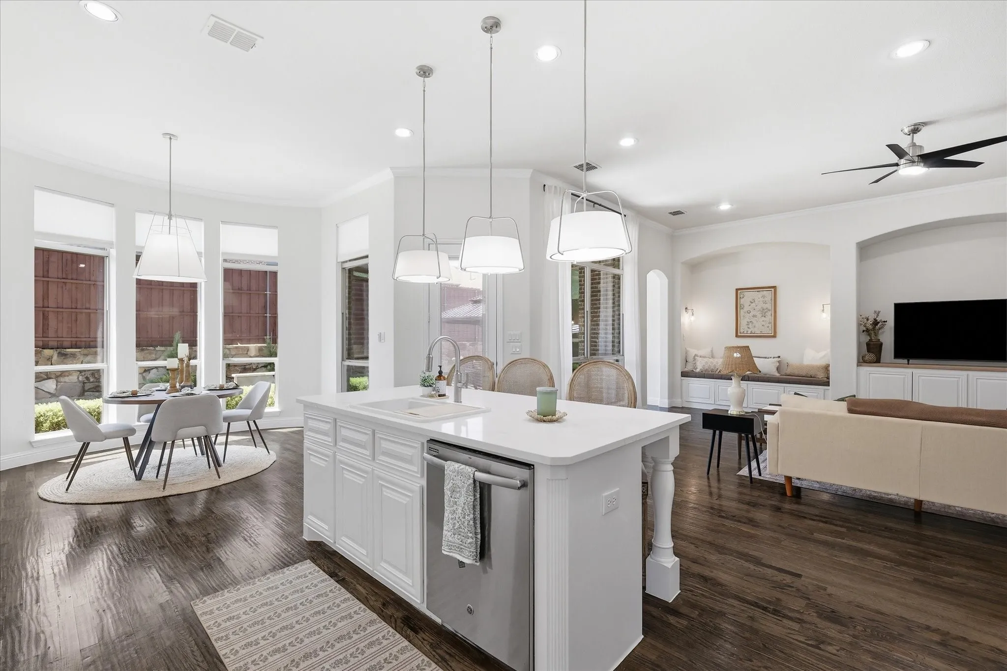Single Family Residence For Sale in Collin County , 1120 Circle J Trail, Prosper, Texas 75078, 4 Bedroom, 4 Bathroom, 3 Garage spaces, 3,821 Sqft, built in 2014, mls#21374497, Real Estate Agent in Prosper, Homes For Sale in Collin county, Homes For Sale in Prosper, Realtor in Prosper Texas, Real Estate Brokerage Independent Realty Texas, Luminita Cordes Realtor