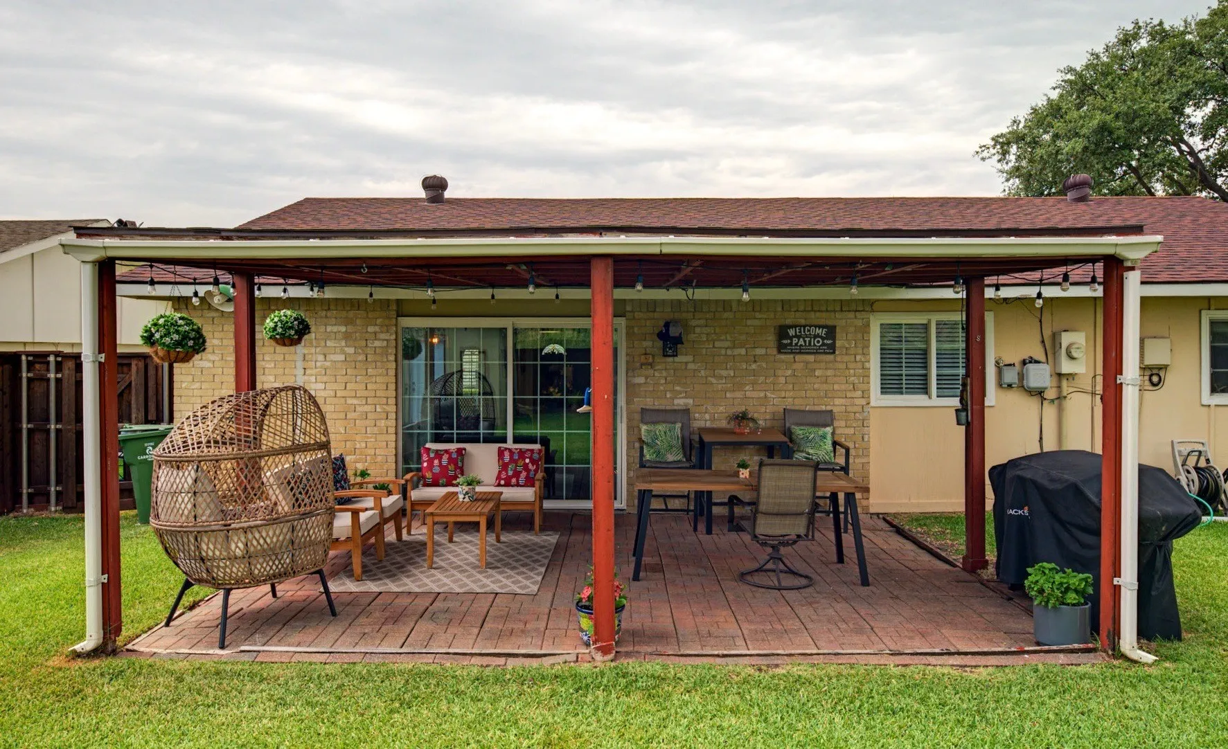 19' x 13' covered patio