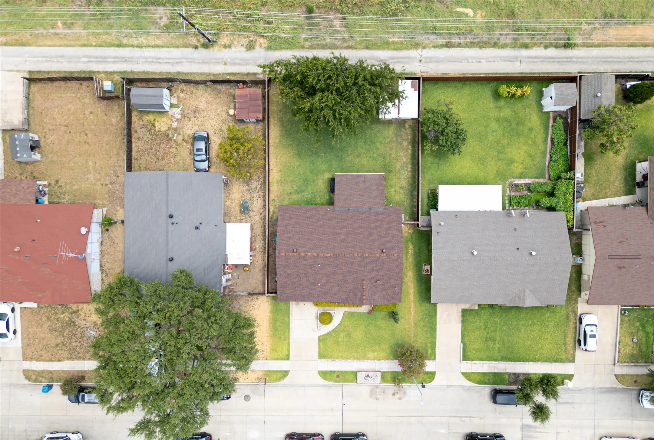 Single Family Residence For Sale in Denton County , 2916 Lockwood Drive, Carrollton, Texas 75007, 3 Bedroom, 2 Bathroom, 1 Garage spaces, 1,264 Sqft, built in 1972, mls#21370298, Real Estate Agent in Carrollton, Homes For Sale in Denton county, Homes For Sale in Carrollton, Realtor in Carrollton Texas, Real Estate Brokerage Independent Realty Texas, Luminita Cordes Realtor