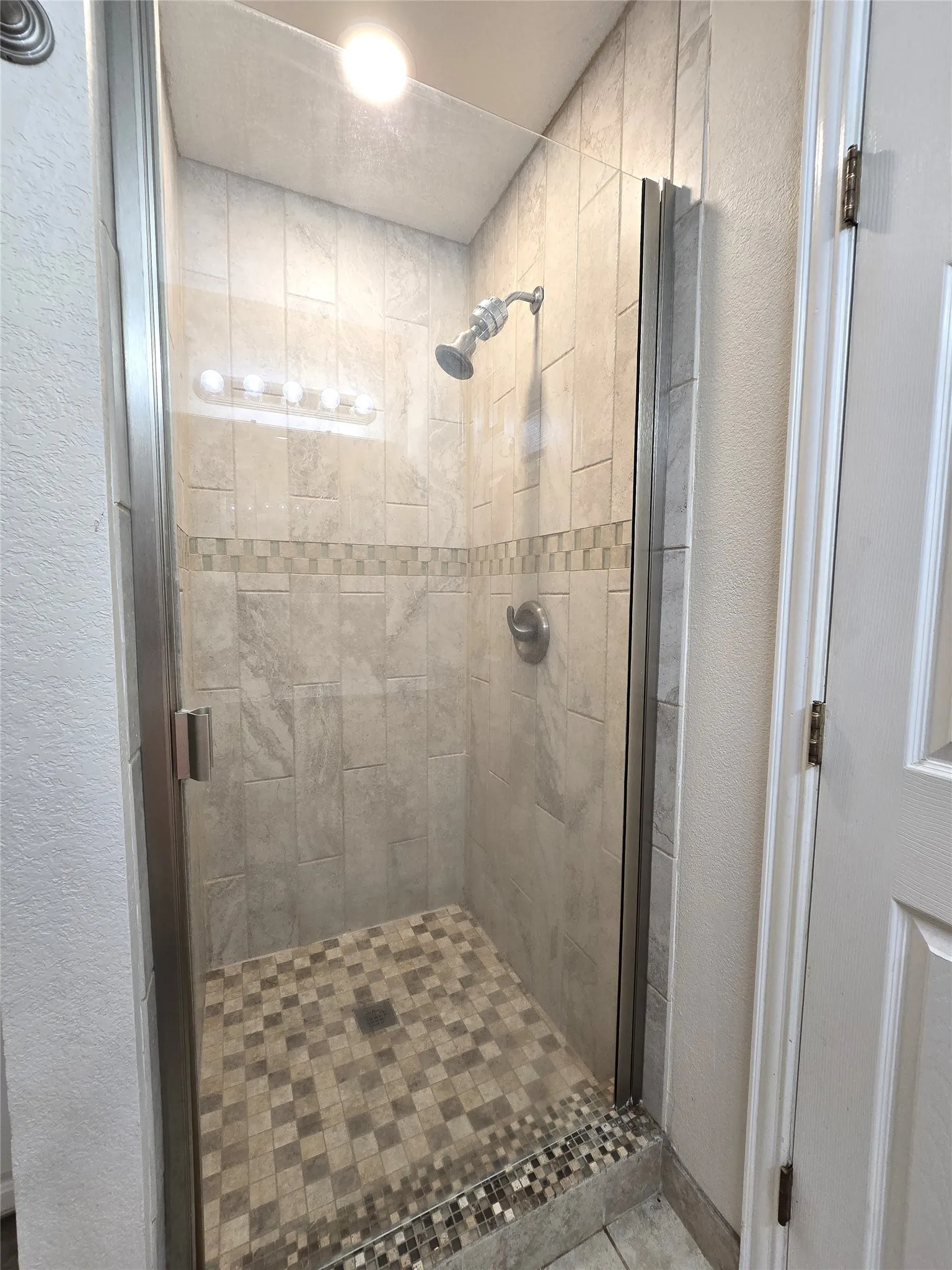 Single Family Residence For Rent in Parker County , 210 E El Camino Real, Weatherford, Texas 76087, 3 Bedroom, 2 Bathroom, Garage spaces, 1,290 Sqft, built in 2006, mls#21374124, Real Estate Agent in Weatherford, Homes For Rent in Parker county, Homes For Rent in Weatherford, Realtor in Weatherford Texas, Real Estate Brokerage Independent Realty Texas, Luminita Cordes Realtor