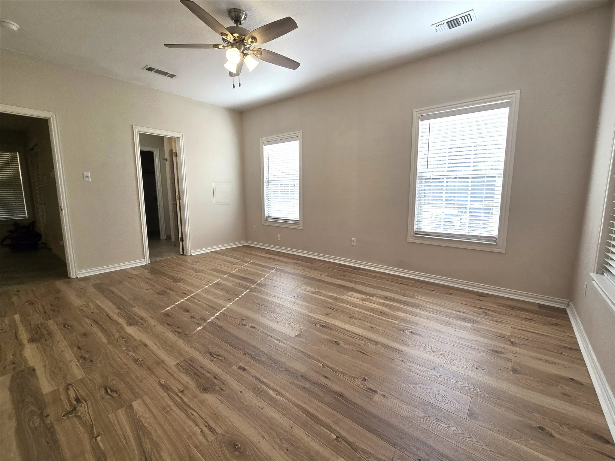 Single Family Residence For Rent in Parker County , 210 E El Camino Real, Weatherford, Texas 76087, 3 Bedroom, 2 Bathroom, Garage spaces, 1,290 Sqft, built in 2006, mls#21374124, Real Estate Agent in Weatherford, Homes For Rent in Parker county, Homes For Rent in Weatherford, Realtor in Weatherford Texas, Real Estate Brokerage Independent Realty Texas, Luminita Cordes Realtor