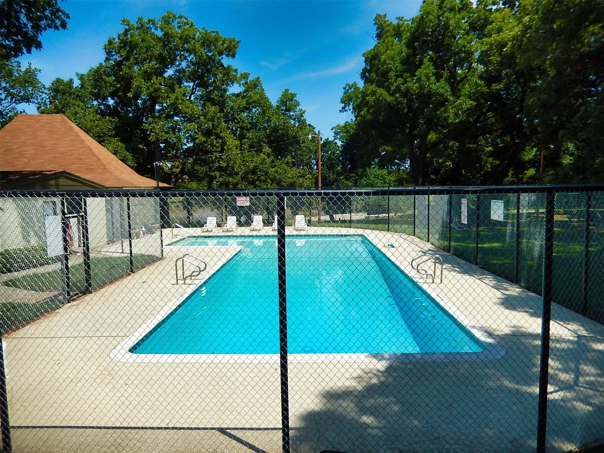 Single Family Residence For Rent in Parker County , 210 E El Camino Real, Weatherford, Texas 76087, 3 Bedroom, 2 Bathroom, Garage spaces, 1,290 Sqft, built in 2006, mls#21374124, Real Estate Agent in Weatherford, Homes For Rent in Parker county, Homes For Rent in Weatherford, Realtor in Weatherford Texas, Real Estate Brokerage Independent Realty Texas, Luminita Cordes Realtor