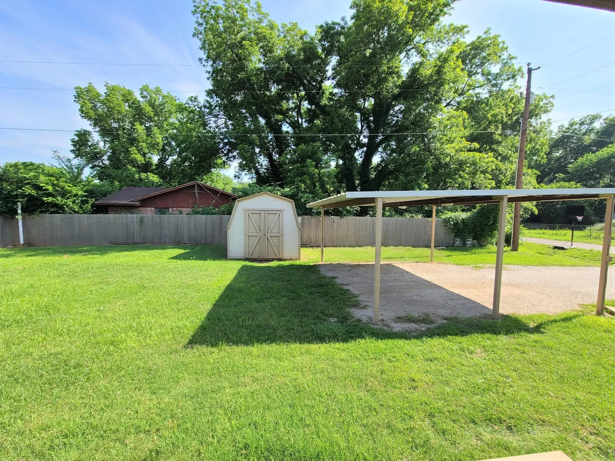 Single Family Residence For Rent in Parker County , 210 E El Camino Real, Weatherford, Texas 76087, 3 Bedroom, 2 Bathroom, Garage spaces, 1,290 Sqft, built in 2006, mls#21374124, Real Estate Agent in Weatherford, Homes For Rent in Parker county, Homes For Rent in Weatherford, Realtor in Weatherford Texas, Real Estate Brokerage Independent Realty Texas, Luminita Cordes Realtor