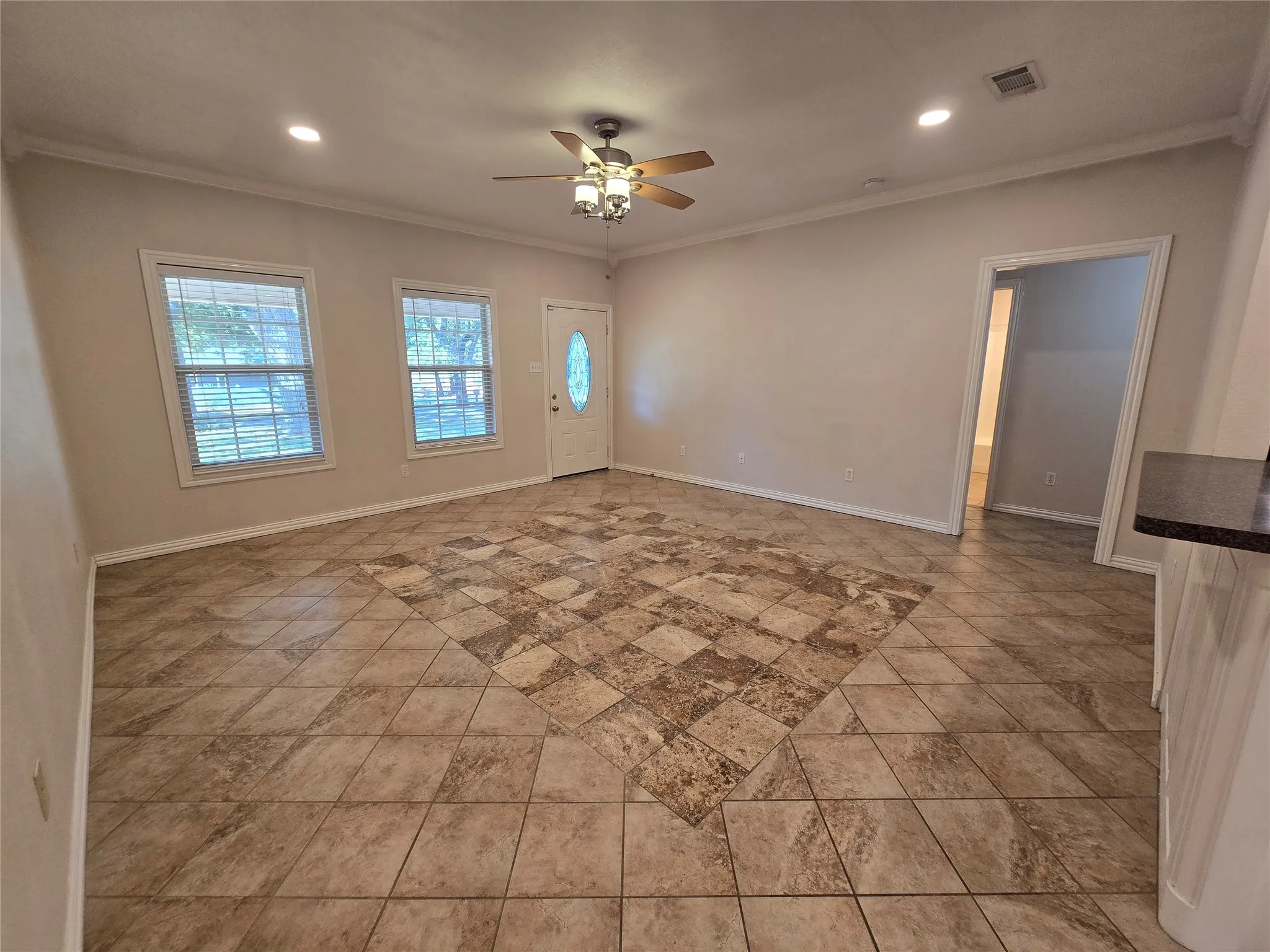 Single Family Residence For Rent in Parker County , 210 E El Camino Real, Weatherford, Texas 76087, 3 Bedroom, 2 Bathroom, Garage spaces, 1,290 Sqft, built in 2006, mls#21374124, Real Estate Agent in Weatherford, Homes For Rent in Parker county, Homes For Rent in Weatherford, Realtor in Weatherford Texas, Real Estate Brokerage Independent Realty Texas, Luminita Cordes Realtor