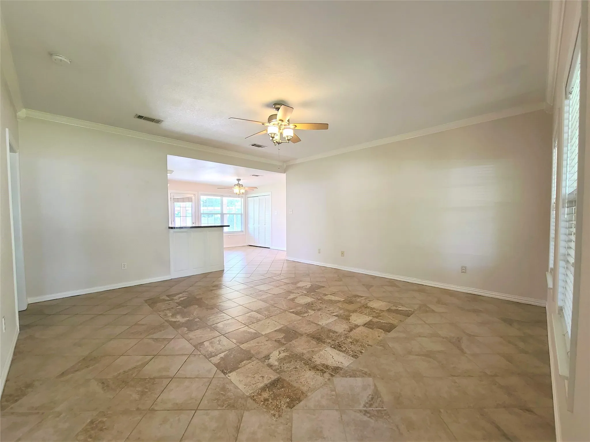 Single Family Residence For Rent in Parker County , 210 E El Camino Real, Weatherford, Texas 76087, 3 Bedroom, 2 Bathroom, Garage spaces, 1,290 Sqft, built in 2006, mls#21374124, Real Estate Agent in Weatherford, Homes For Rent in Parker county, Homes For Rent in Weatherford, Realtor in Weatherford Texas, Real Estate Brokerage Independent Realty Texas, Luminita Cordes Realtor