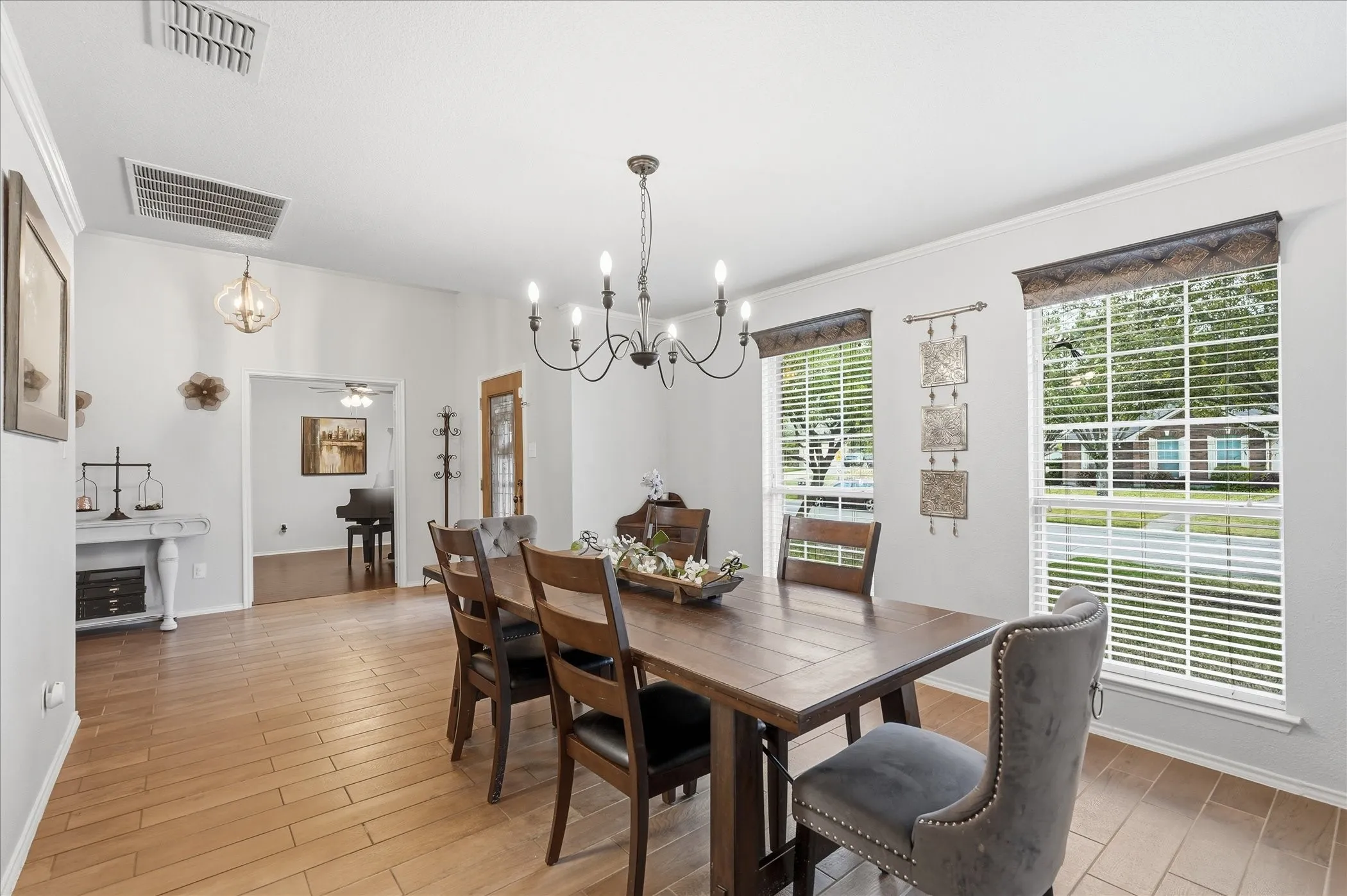 Single Family Residence For Sale in Rockwall County , 114 Clydesdale Drive, Fate, Texas 75087, 5 Bedroom, 3 Bathroom, 3 Garage spaces, 2,492 Sqft, built in 2003, mls#21374010, Real Estate Agent in Fate, Homes For Sale in Rockwall county, Homes For Sale in Fate, Realtor in Fate Texas, Real Estate Brokerage Independent Realty Texas, Luminita Cordes Realtor
