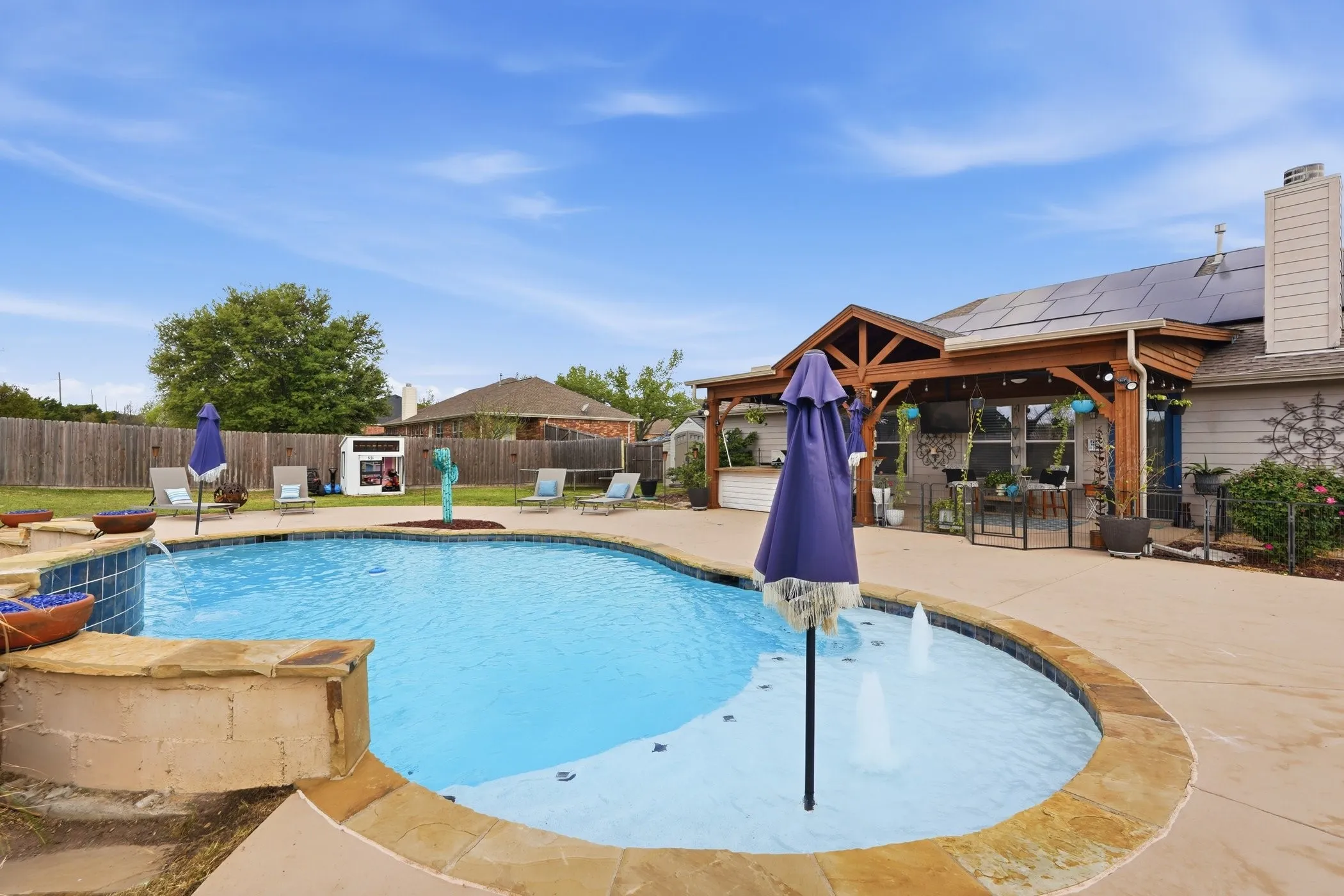 Single Family Residence For Sale in Rockwall County , 114 Clydesdale Drive, Fate, Texas 75087, 5 Bedroom, 3 Bathroom, 3 Garage spaces, 2,492 Sqft, built in 2003, mls#21374010, Real Estate Agent in Fate, Homes For Sale in Rockwall county, Homes For Sale in Fate, Realtor in Fate Texas, Real Estate Brokerage Independent Realty Texas, Luminita Cordes Realtor
