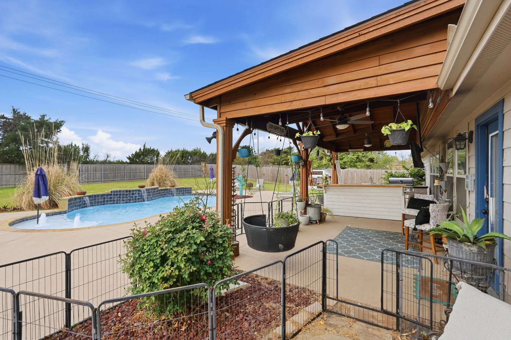 Single Family Residence For Sale in Rockwall County , 114 Clydesdale Drive, Fate, Texas 75087, 5 Bedroom, 3 Bathroom, 3 Garage spaces, 2,492 Sqft, built in 2003, mls#21374010, Real Estate Agent in Fate, Homes For Sale in Rockwall county, Homes For Sale in Fate, Realtor in Fate Texas, Real Estate Brokerage Independent Realty Texas, Luminita Cordes Realtor