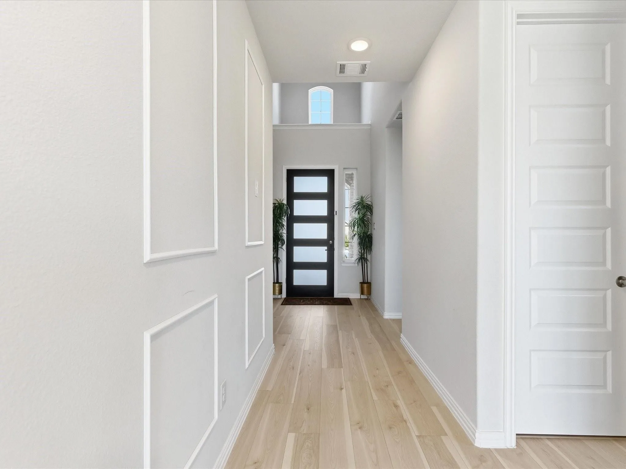 Single Family Residence For Sale in Denton County , 11416 Silver Queen Drive, Aubrey, Texas 76227, 4 Bedroom, 3 Bathroom, 2 Garage spaces, 2,505 Sqft, built in 2022, mls#21374622, Real Estate Agent in Aubrey, Homes For Sale in Denton county, Homes For Sale in Aubrey, Realtor in Aubrey Texas, Real Estate Brokerage Independent Realty Texas, Luminita Cordes Realtor