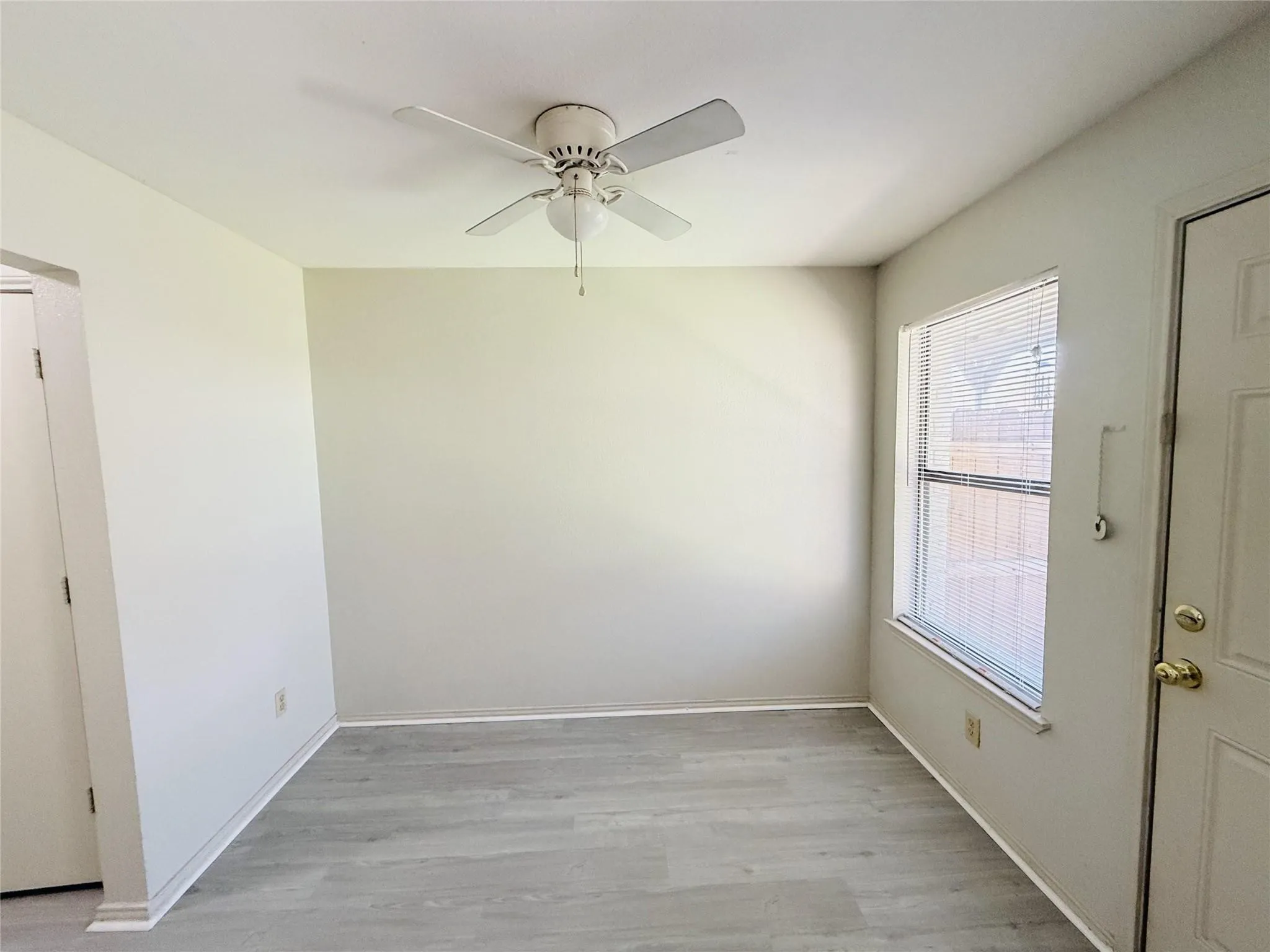 Quadruplex For Rent in Tarrant County , 221 Meadow Court, Keller, Texas 76248, 2 Bedroom, 2 Bathroom, Garage spaces, 970 Sqft, built in 1985, mls#21374626, Real Estate Agent in Keller, Homes For Rent in Tarrant county, Homes For Rent in Keller, Realtor in Keller Texas, Real Estate Brokerage Independent Realty Texas, Luminita Cordes Realtor