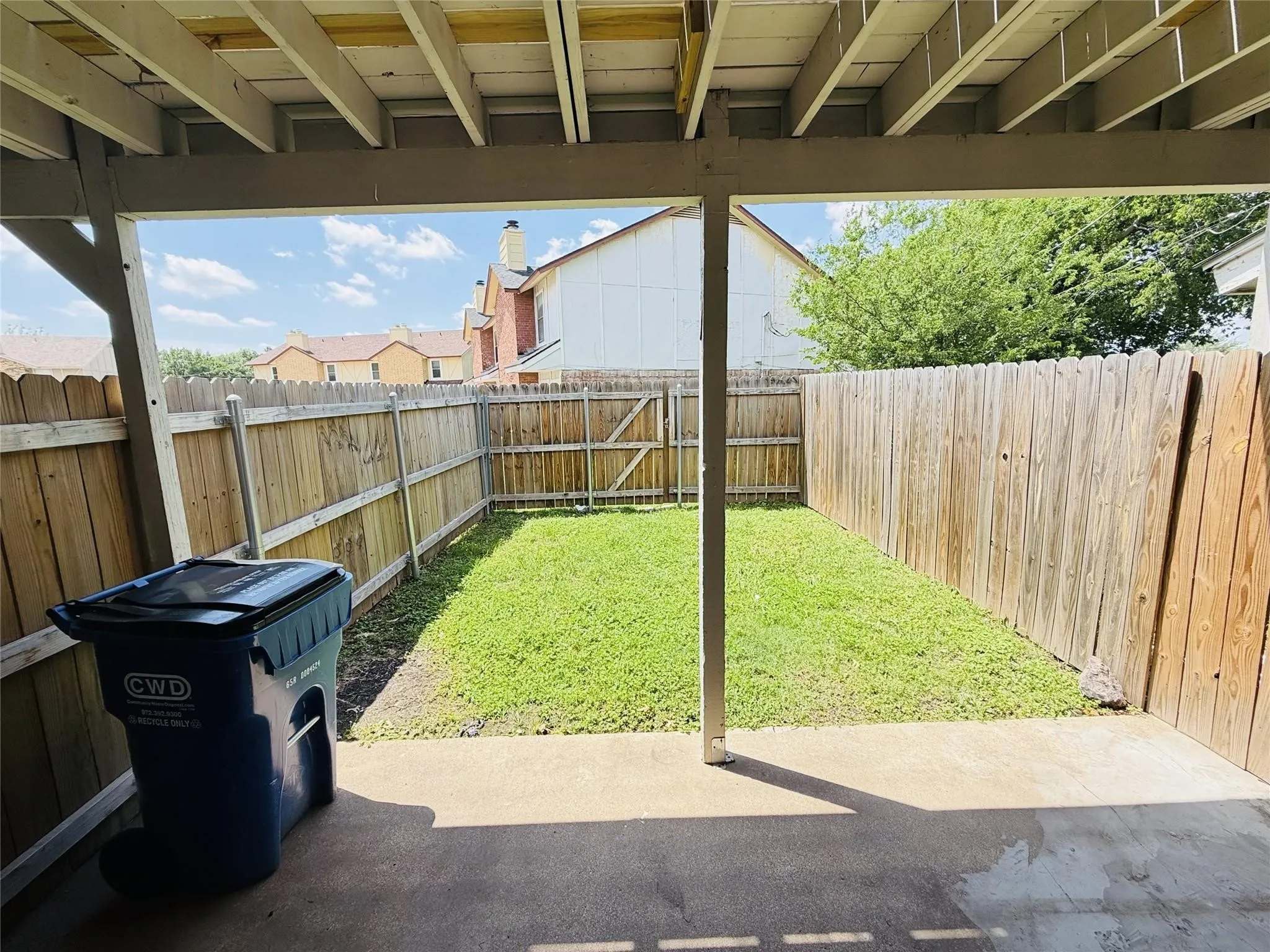 Quadruplex For Rent in Tarrant County , 221 Meadow Court, Keller, Texas 76248, 2 Bedroom, 2 Bathroom, Garage spaces, 970 Sqft, built in 1985, mls#21374626, Real Estate Agent in Keller, Homes For Rent in Tarrant county, Homes For Rent in Keller, Realtor in Keller Texas, Real Estate Brokerage Independent Realty Texas, Luminita Cordes Realtor