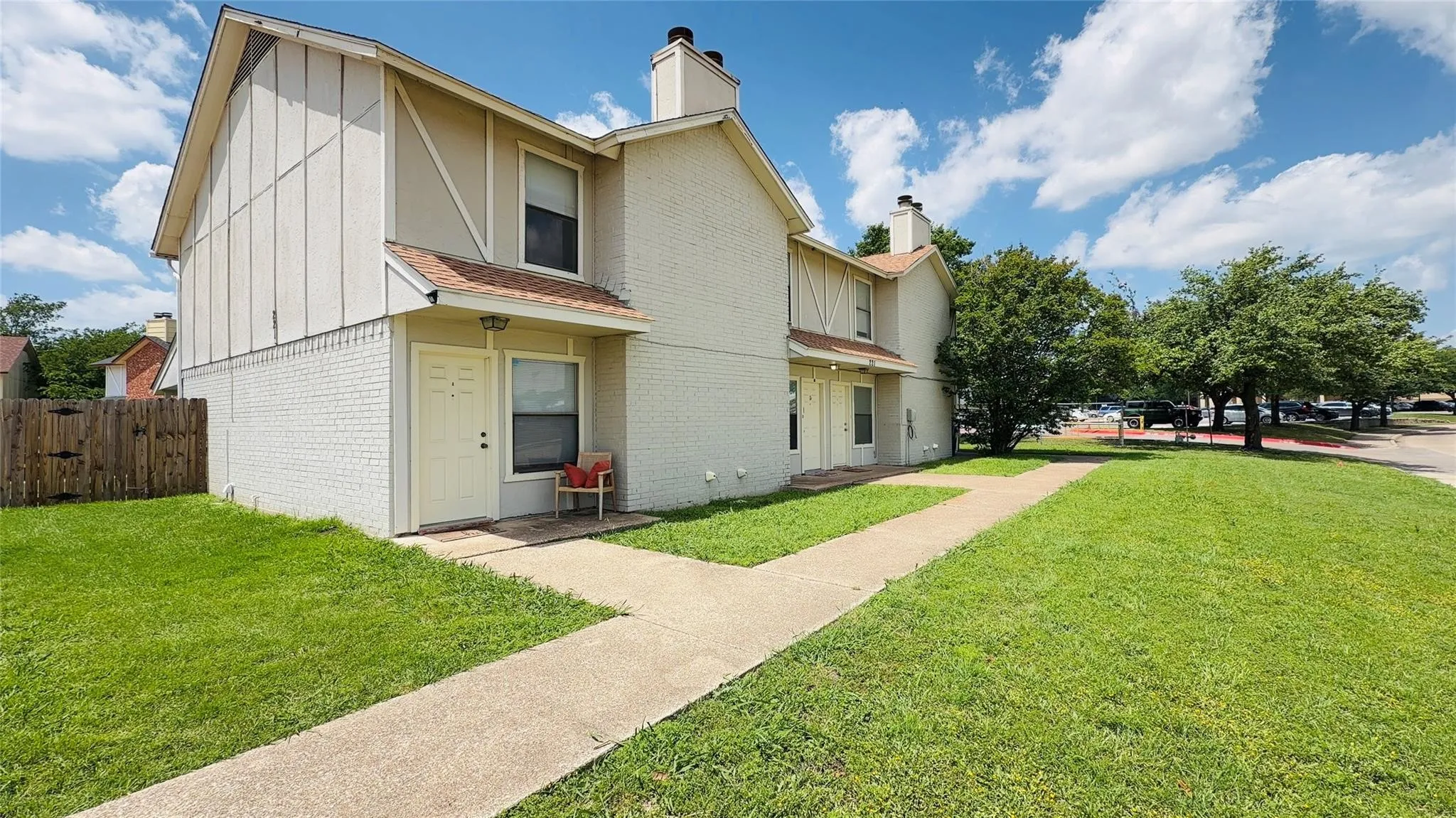 Quadruplex For Rent in Tarrant County , 221 Meadow Court, Keller, Texas 76248, 2 Bedroom, 2 Bathroom, Garage spaces, 970 Sqft, built in 1985, mls#21374626, Real Estate Agent in Keller, Homes For Rent in Tarrant county, Homes For Rent in Keller, Realtor in Keller Texas, Real Estate Brokerage Independent Realty Texas, Luminita Cordes Realtor