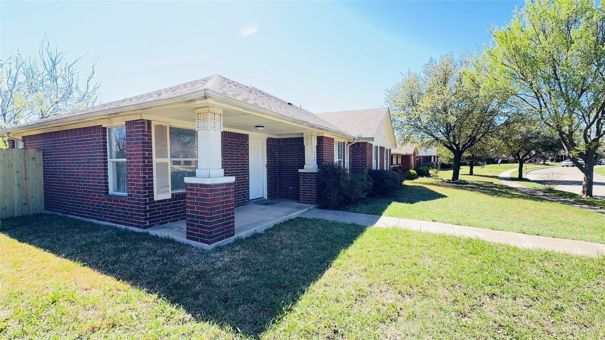 Single Family Residence For Rent in Dallas County , 7632 Livvie Meador Lane, Dallas, Texas 75227, 4 Bedroom, 2 Bathroom, 2 Garage spaces, 1,719 Sqft, built in 2001, mls#21374627, Real Estate Agent in Dallas, Homes For Rent in Dallas county, Homes For Rent in Dallas, Realtor in Dallas Texas, Real Estate Brokerage Independent Realty Texas, Luminita Cordes Realtor