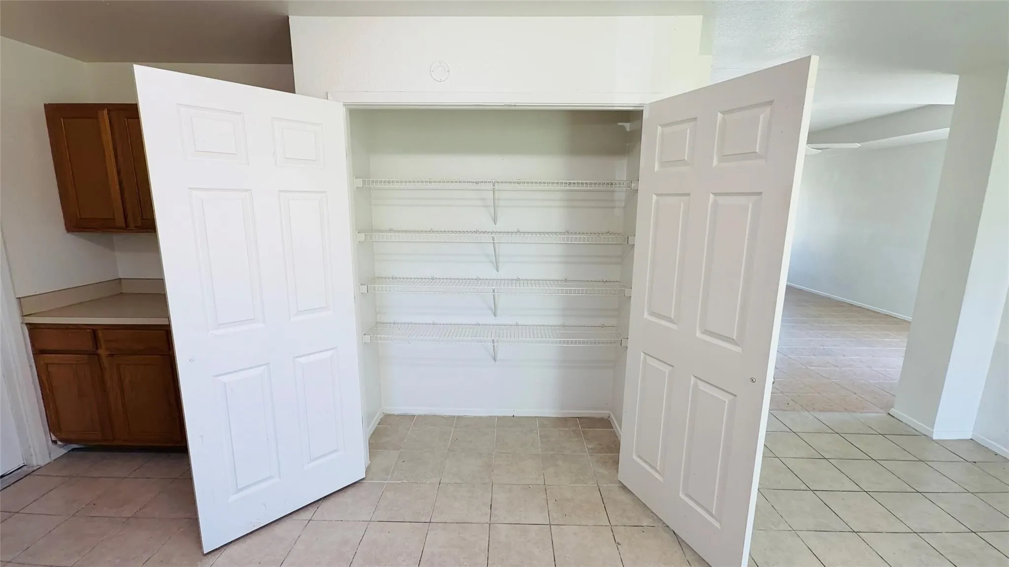 Single Family Residence For Rent in Dallas County , 7632 Livvie Meador Lane, Dallas, Texas 75227, 4 Bedroom, 2 Bathroom, 2 Garage spaces, 1,719 Sqft, built in 2001, mls#21374627, Real Estate Agent in Dallas, Homes For Rent in Dallas county, Homes For Rent in Dallas, Realtor in Dallas Texas, Real Estate Brokerage Independent Realty Texas, Luminita Cordes Realtor