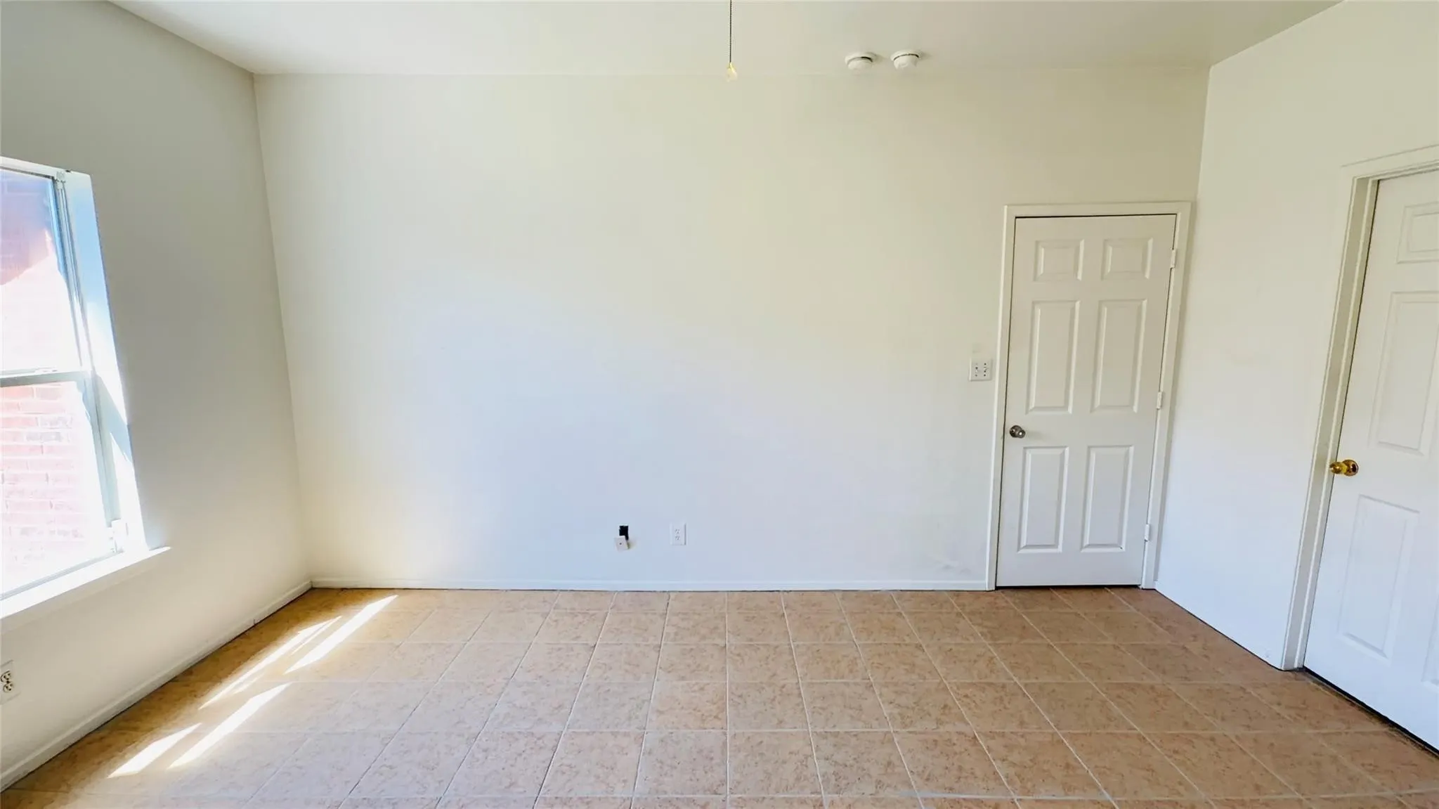 Single Family Residence For Rent in Dallas County , 7632 Livvie Meador Lane, Dallas, Texas 75227, 4 Bedroom, 2 Bathroom, 2 Garage spaces, 1,719 Sqft, built in 2001, mls#21374627, Real Estate Agent in Dallas, Homes For Rent in Dallas county, Homes For Rent in Dallas, Realtor in Dallas Texas, Real Estate Brokerage Independent Realty Texas, Luminita Cordes Realtor