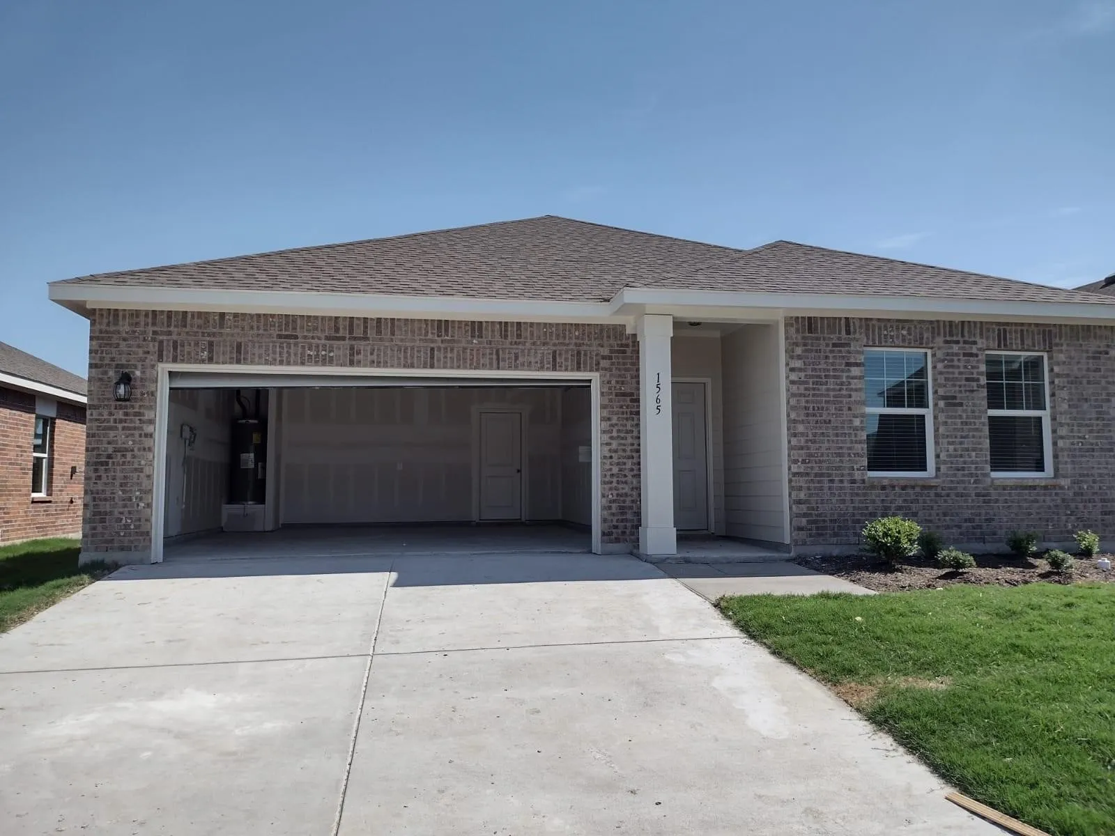 Single Family Residence For Rent in Tarrant County , 1565 Shadow Hawk Drive, Fort Worth, Texas 76052, 3 Bedroom, 2 Bathroom, 2 Garage spaces, 1,588 Sqft, built in 2022, mls#21374629, Real Estate Agent in Fort Worth, Homes For Rent in Tarrant county, Homes For Rent in Fort Worth, Realtor in Fort Worth Texas, Real Estate Brokerage Independent Realty Texas, Luminita Cordes Realtor