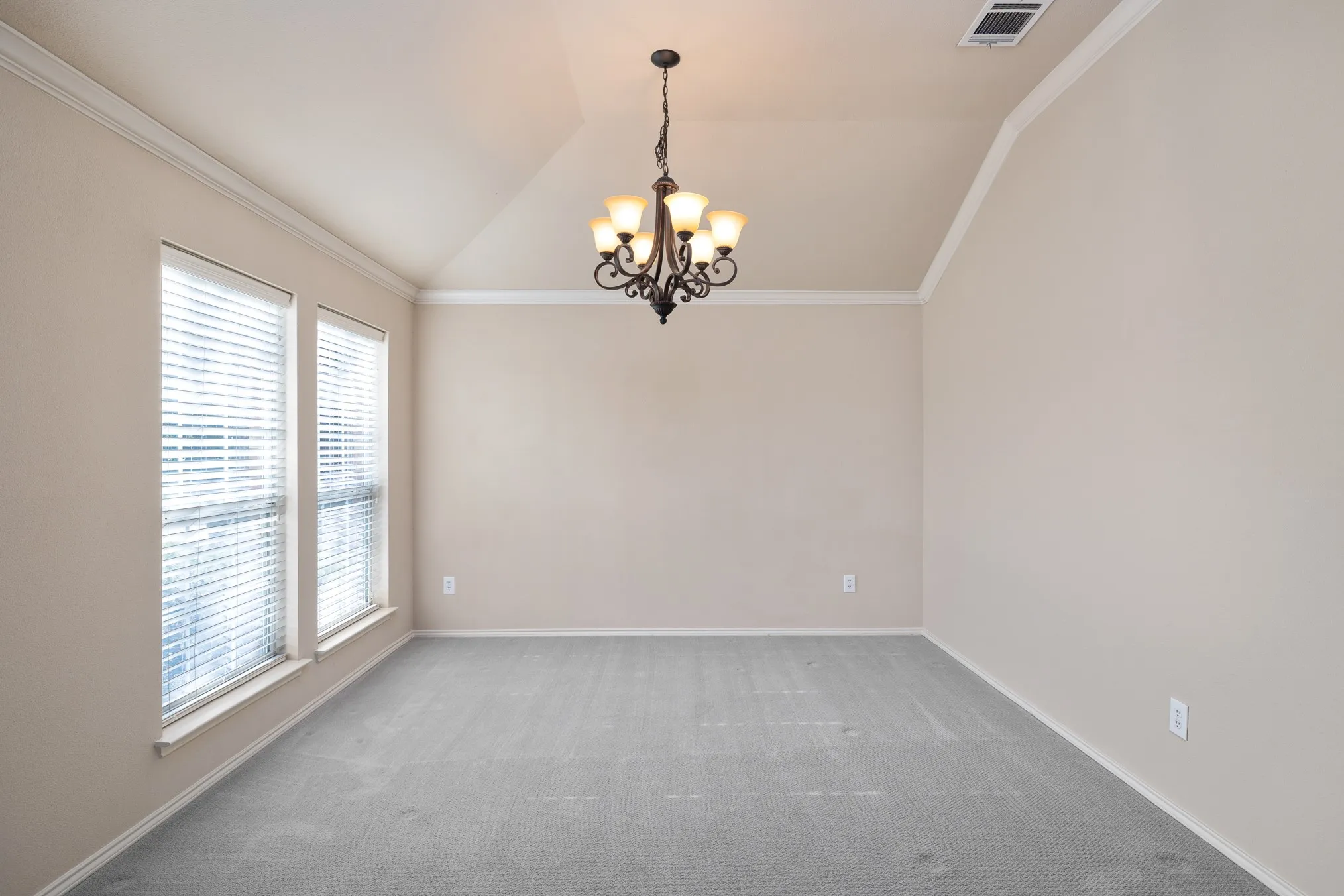 Single Family Residence For Rent in Tarrant County , 6237 Chalk Hollow Drive, Fort Worth, Texas 76179, 3 Bedroom, 2 Bathroom, 2 Garage spaces, 1,751 Sqft, built in 2008, mls#21374460, Real Estate Agent in Fort Worth, Homes For Rent in Tarrant county, Homes For Rent in Fort Worth, Realtor in Fort Worth Texas, Real Estate Brokerage Independent Realty Texas, Luminita Cordes Realtor