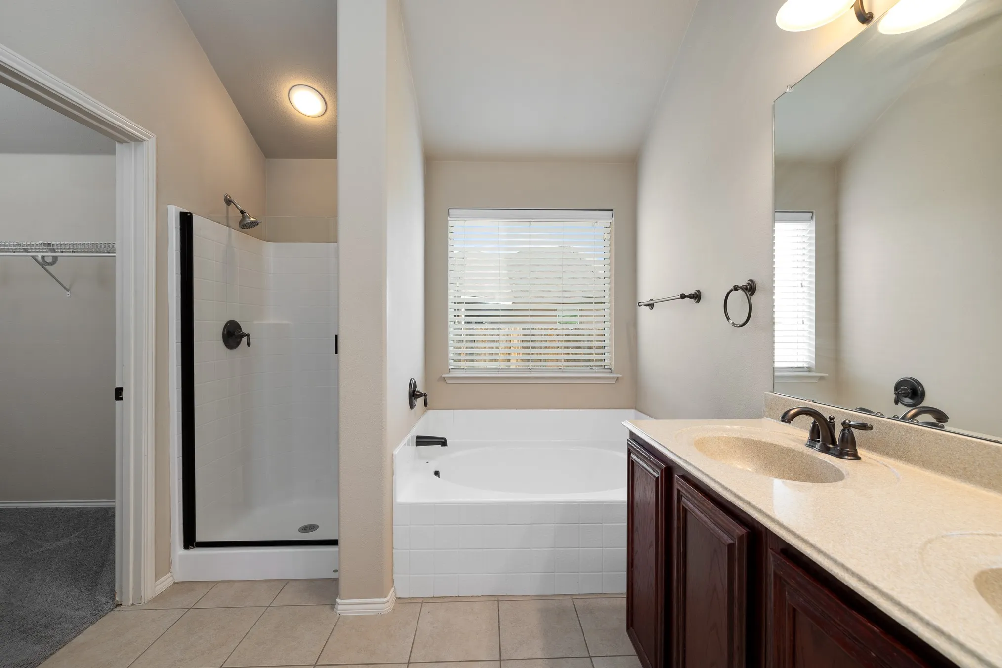 Single Family Residence For Rent in Tarrant County , 6237 Chalk Hollow Drive, Fort Worth, Texas 76179, 3 Bedroom, 2 Bathroom, 2 Garage spaces, 1,751 Sqft, built in 2008, mls#21374460, Real Estate Agent in Fort Worth, Homes For Rent in Tarrant county, Homes For Rent in Fort Worth, Realtor in Fort Worth Texas, Real Estate Brokerage Independent Realty Texas, Luminita Cordes Realtor