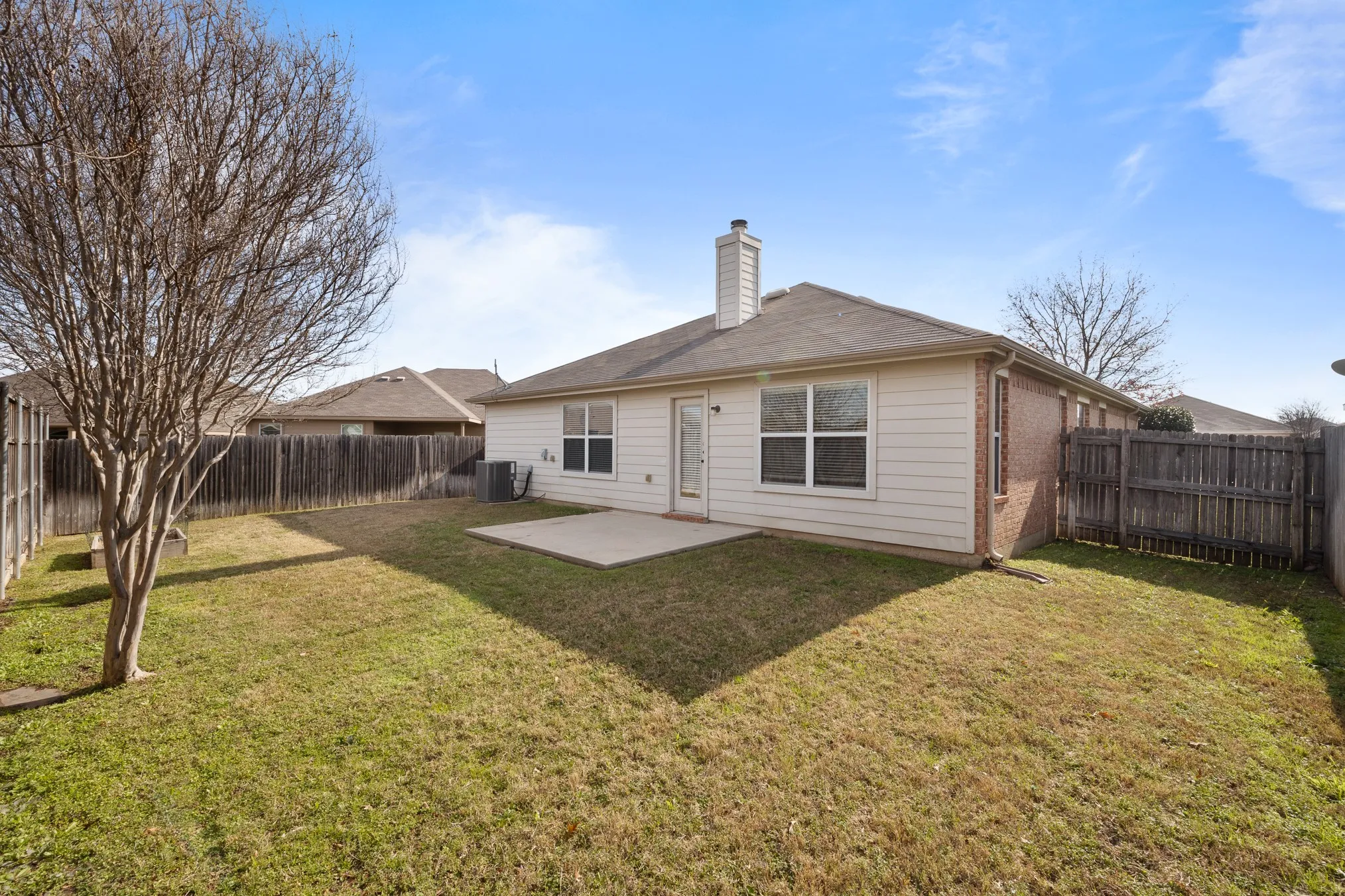 Single Family Residence For Rent in Tarrant County , 6237 Chalk Hollow Drive, Fort Worth, Texas 76179, 3 Bedroom, 2 Bathroom, 2 Garage spaces, 1,751 Sqft, built in 2008, mls#21374460, Real Estate Agent in Fort Worth, Homes For Rent in Tarrant county, Homes For Rent in Fort Worth, Realtor in Fort Worth Texas, Real Estate Brokerage Independent Realty Texas, Luminita Cordes Realtor
