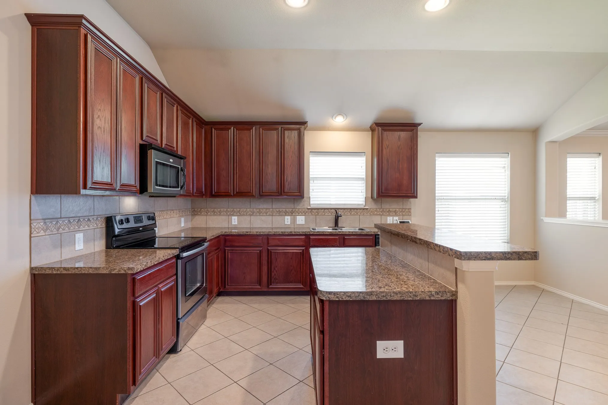 Single Family Residence For Rent in Tarrant County , 6237 Chalk Hollow Drive, Fort Worth, Texas 76179, 3 Bedroom, 2 Bathroom, 2 Garage spaces, 1,751 Sqft, built in 2008, mls#21374460, Real Estate Agent in Fort Worth, Homes For Rent in Tarrant county, Homes For Rent in Fort Worth, Realtor in Fort Worth Texas, Real Estate Brokerage Independent Realty Texas, Luminita Cordes Realtor