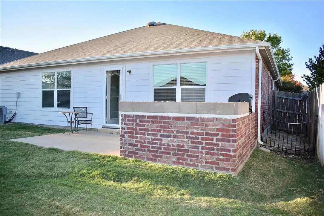 Single Family Residence For Rent in Tarrant County , 6245 Trinity Creek Drive, Fort Worth, Texas 76179, 3 Bedroom, 2 Bathroom, 2 Garage spaces, 1,770 Sqft, built in 2005, mls#21374478, Real Estate Agent in Fort Worth, Homes For Rent in Tarrant county, Homes For Rent in Fort Worth, Realtor in Fort Worth Texas, Real Estate Brokerage Independent Realty Texas, Luminita Cordes Realtor