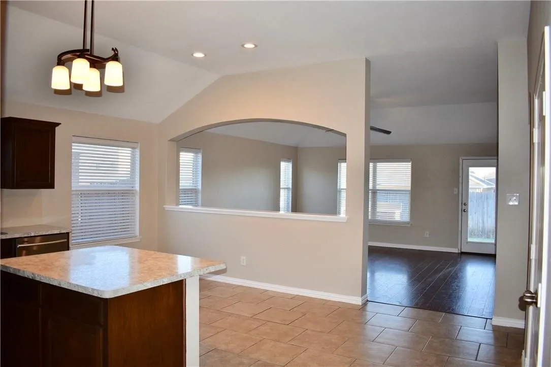 Single Family Residence For Rent in Tarrant County , 6245 Trinity Creek Drive, Fort Worth, Texas 76179, 3 Bedroom, 2 Bathroom, 2 Garage spaces, 1,770 Sqft, built in 2005, mls#21374478, Real Estate Agent in Fort Worth, Homes For Rent in Tarrant county, Homes For Rent in Fort Worth, Realtor in Fort Worth Texas, Real Estate Brokerage Independent Realty Texas, Luminita Cordes Realtor