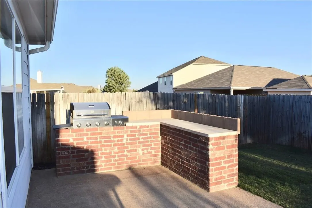Single Family Residence For Rent in Tarrant County , 6245 Trinity Creek Drive, Fort Worth, Texas 76179, 3 Bedroom, 2 Bathroom, 2 Garage spaces, 1,770 Sqft, built in 2005, mls#21374478, Real Estate Agent in Fort Worth, Homes For Rent in Tarrant county, Homes For Rent in Fort Worth, Realtor in Fort Worth Texas, Real Estate Brokerage Independent Realty Texas, Luminita Cordes Realtor