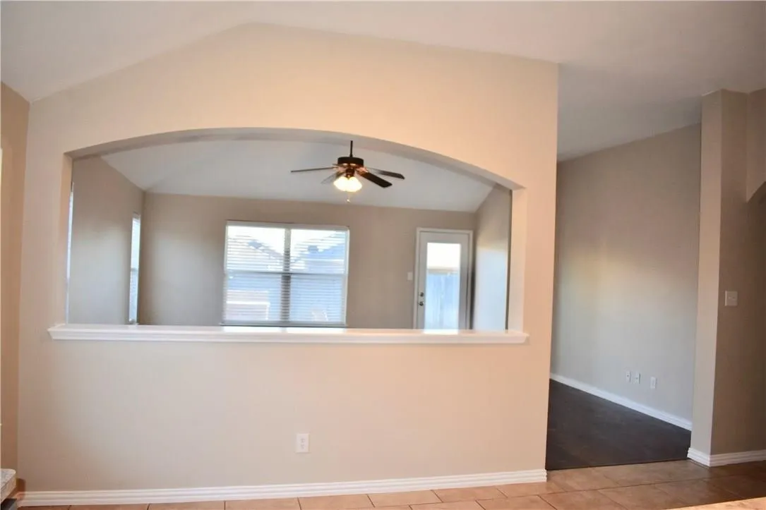 Single Family Residence For Rent in Tarrant County , 6245 Trinity Creek Drive, Fort Worth, Texas 76179, 3 Bedroom, 2 Bathroom, 2 Garage spaces, 1,770 Sqft, built in 2005, mls#21374478, Real Estate Agent in Fort Worth, Homes For Rent in Tarrant county, Homes For Rent in Fort Worth, Realtor in Fort Worth Texas, Real Estate Brokerage Independent Realty Texas, Luminita Cordes Realtor