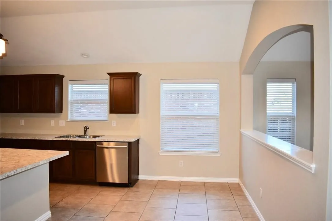 Single Family Residence For Rent in Tarrant County , 6245 Trinity Creek Drive, Fort Worth, Texas 76179, 3 Bedroom, 2 Bathroom, 2 Garage spaces, 1,770 Sqft, built in 2005, mls#21374478, Real Estate Agent in Fort Worth, Homes For Rent in Tarrant county, Homes For Rent in Fort Worth, Realtor in Fort Worth Texas, Real Estate Brokerage Independent Realty Texas, Luminita Cordes Realtor