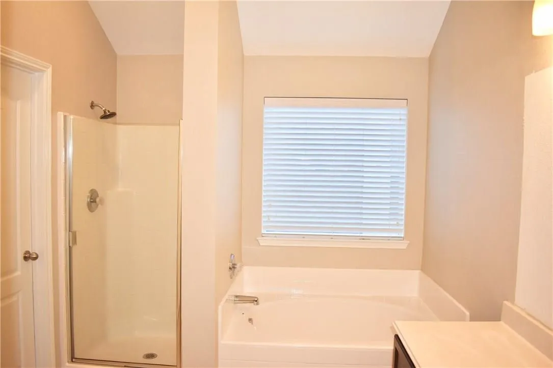 Single Family Residence For Rent in Tarrant County , 6245 Trinity Creek Drive, Fort Worth, Texas 76179, 3 Bedroom, 2 Bathroom, 2 Garage spaces, 1,770 Sqft, built in 2005, mls#21374478, Real Estate Agent in Fort Worth, Homes For Rent in Tarrant county, Homes For Rent in Fort Worth, Realtor in Fort Worth Texas, Real Estate Brokerage Independent Realty Texas, Luminita Cordes Realtor