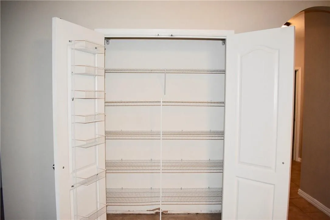 Single Family Residence For Rent in Tarrant County , 6245 Trinity Creek Drive, Fort Worth, Texas 76179, 3 Bedroom, 2 Bathroom, 2 Garage spaces, 1,770 Sqft, built in 2005, mls#21374478, Real Estate Agent in Fort Worth, Homes For Rent in Tarrant county, Homes For Rent in Fort Worth, Realtor in Fort Worth Texas, Real Estate Brokerage Independent Realty Texas, Luminita Cordes Realtor