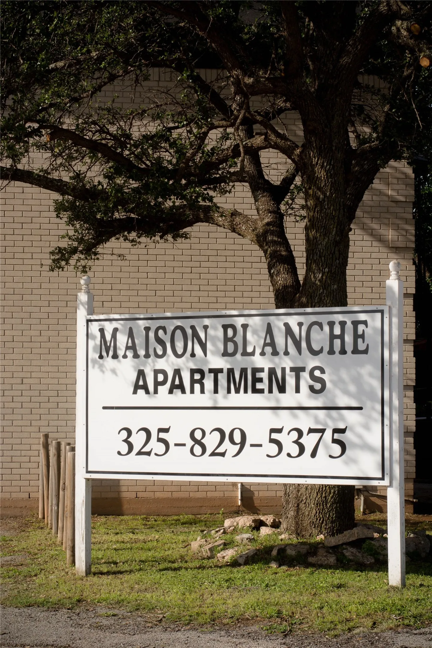 Apartment For Rent in Taylor County , 2800 Sayles Boulevard 22 B, Abilene, Texas 79605, 3 Bedroom, 2 Bathroom, Garage spaces, 1,300 Sqft, built in 1966, mls#21371053, Real Estate Agent in Abilene, Homes For Rent in Taylor county, Homes For Rent in Abilene, Realtor in Abilene Texas, Real Estate Brokerage Independent Realty Texas, Luminita Cordes Realtor