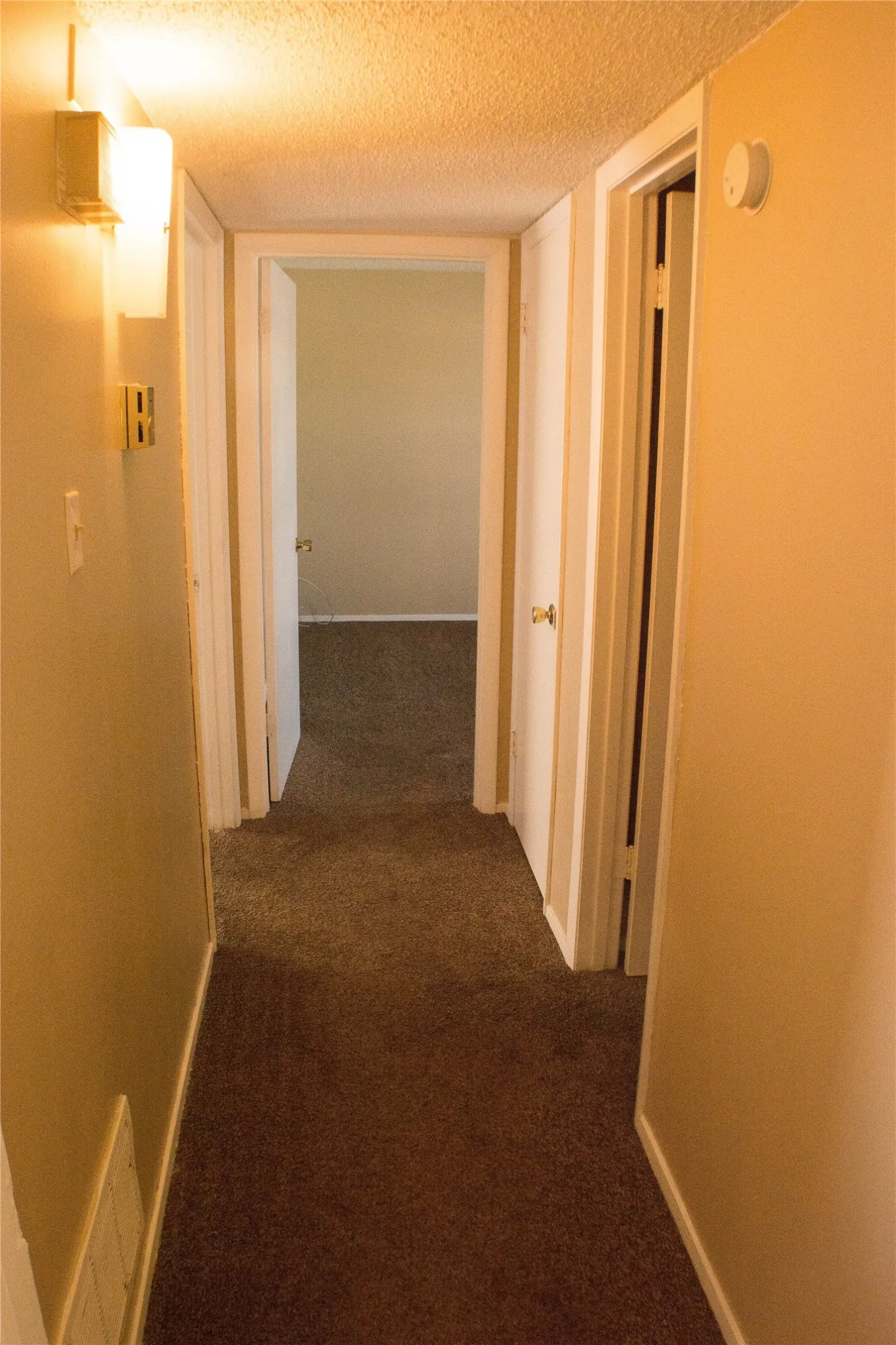 Apartment For Rent in Taylor County , 2800 Sayles Boulevard 22 B, Abilene, Texas 79605, 3 Bedroom, 2 Bathroom, Garage spaces, 1,300 Sqft, built in 1966, mls#21371053, Real Estate Agent in Abilene, Homes For Rent in Taylor county, Homes For Rent in Abilene, Realtor in Abilene Texas, Real Estate Brokerage Independent Realty Texas, Luminita Cordes Realtor