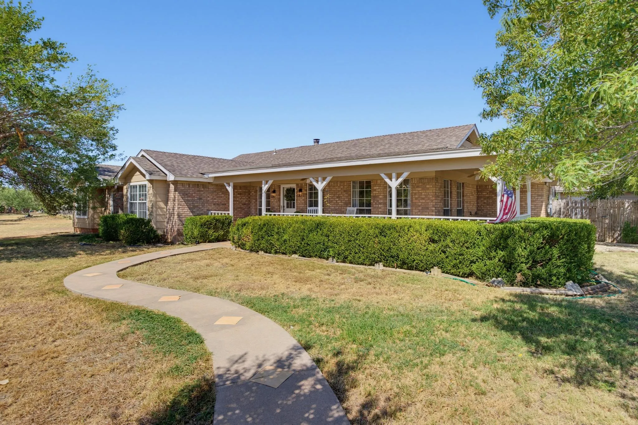 Single Family Residence For Sale in Taylor County , 1361 Larned Lane, Abilene, Texas 79602, 4 Bedroom, 3 Bathroom, 4 Garage spaces, 3,105 Sqft, built in 1995, mls#21362703, Real Estate Agent in Abilene, Homes For Sale in Taylor county, Homes For Sale in Abilene, Realtor in Abilene Texas, Real Estate Brokerage Independent Realty Texas, Luminita Cordes Realtor