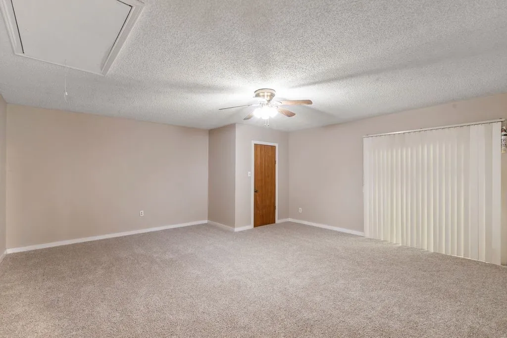 Single Family Residence For Sale in Van Zandt County , 126 Private Road 6080, Mabank, Texas 75147, 3 Bedroom, 2 Bathroom, 2 Garage spaces, 1,907 Sqft, built in 1980, mls#21367727, Real Estate Agent in Mabank, Homes For Sale in Van Zandt county, Homes For Sale in Mabank, Realtor in Mabank Texas, Real Estate Brokerage Independent Realty Texas, Luminita Cordes Realtor