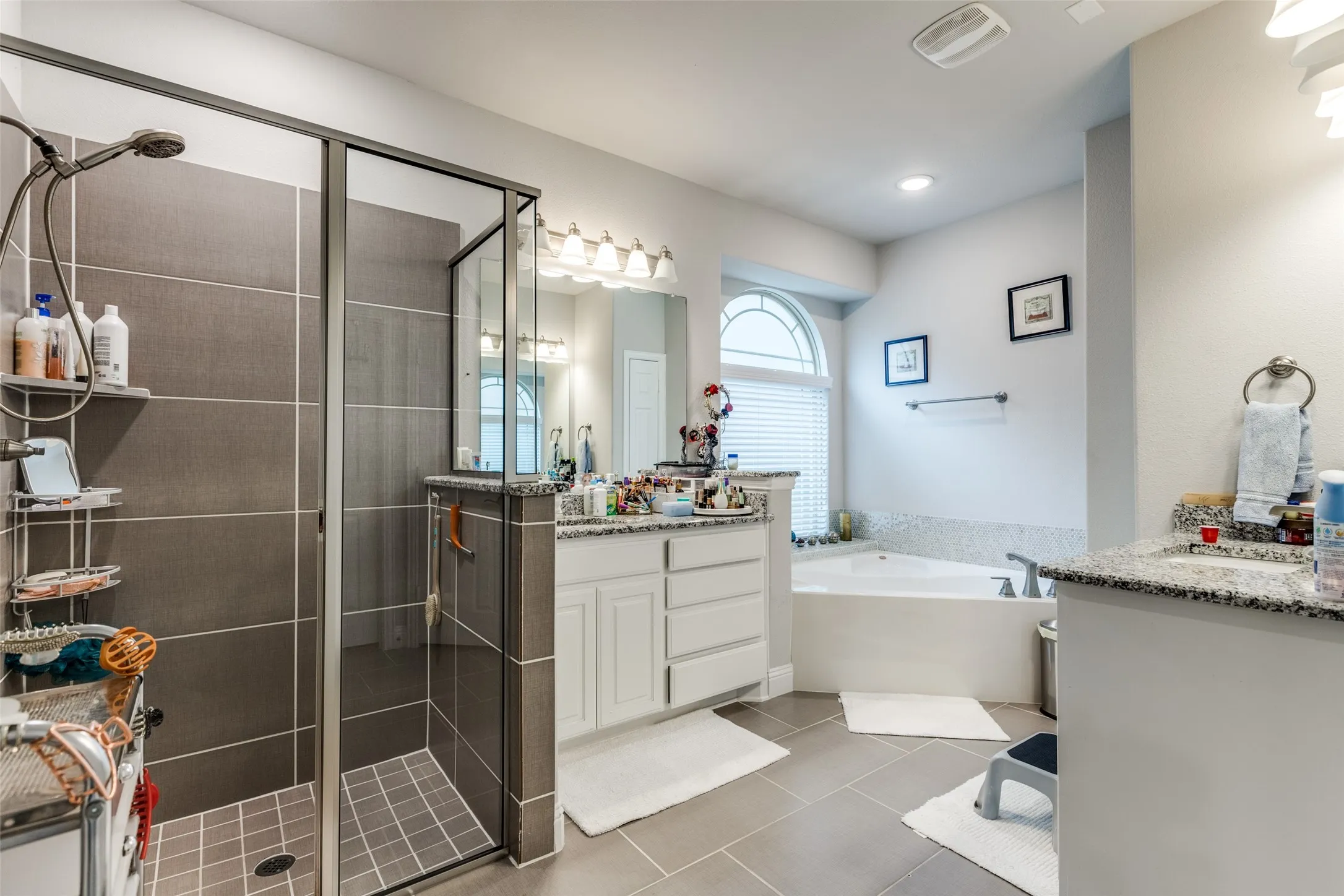 Single Family Residence For Rent in Collin County , 1412 Baynes Drive, Mc Kinney, Texas 75071, 6 Bedroom, 4 Bathroom, 2 Garage spaces, 4,433 Sqft, built in 2019, mls#21374641, Real Estate Agent in Mc Kinney, Homes For Rent in Collin county, Homes For Rent in Mc Kinney, Realtor in Mc Kinney Texas, Real Estate Brokerage Independent Realty Texas, Luminita Cordes Realtor