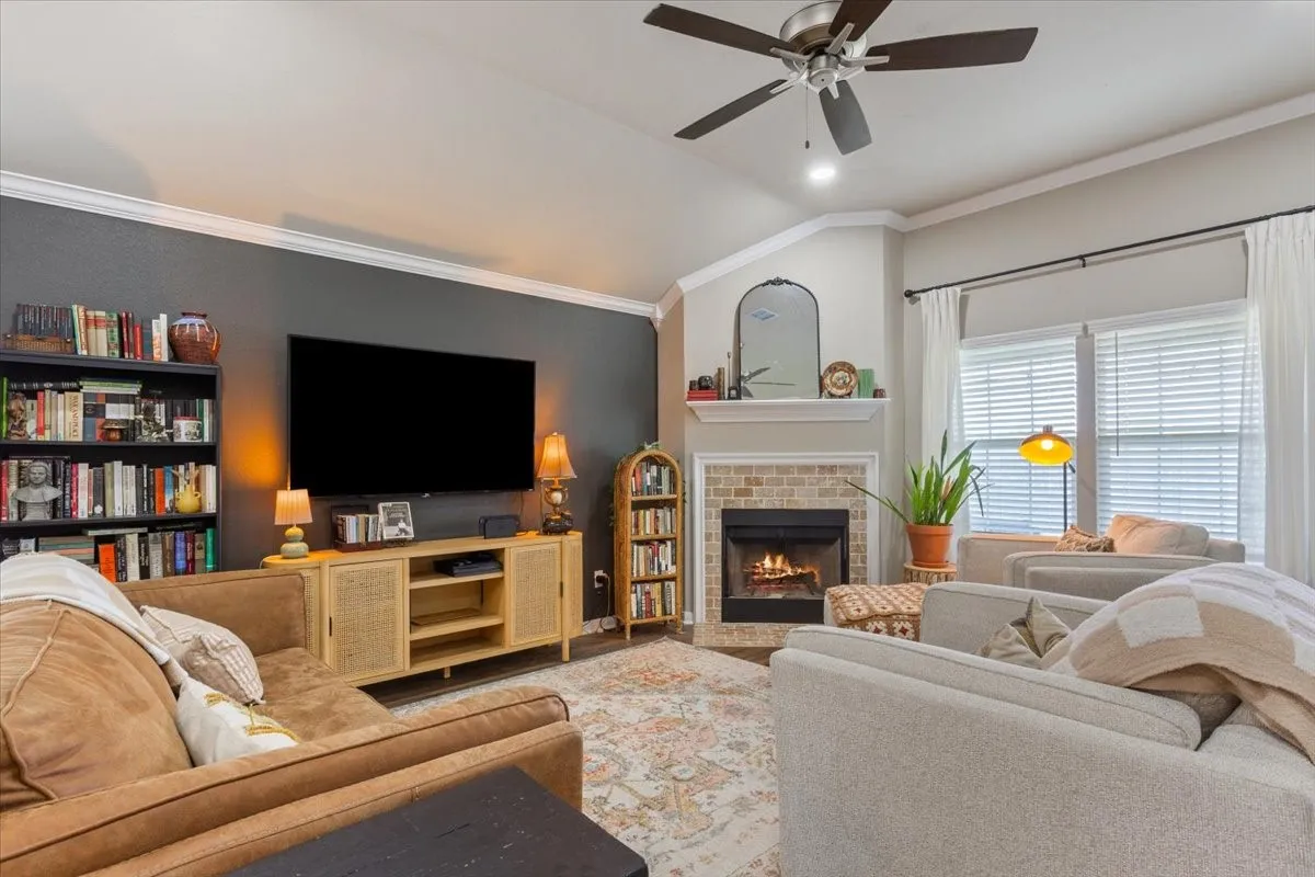 Single Family Residence For Sale in Mc Lennan County , 2518 Yoder Lane, Robinson, Texas 76706, 4 Bedroom, 2 Bathroom, 2 Garage spaces, 1,820 Sqft, built in 2021, mls#21372286, Real Estate Agent in Robinson, Homes For Sale in Mc Lennan county, Homes For Sale in Robinson, Realtor in Robinson Texas, Real Estate Brokerage Independent Realty Texas, Luminita Cordes Realtor