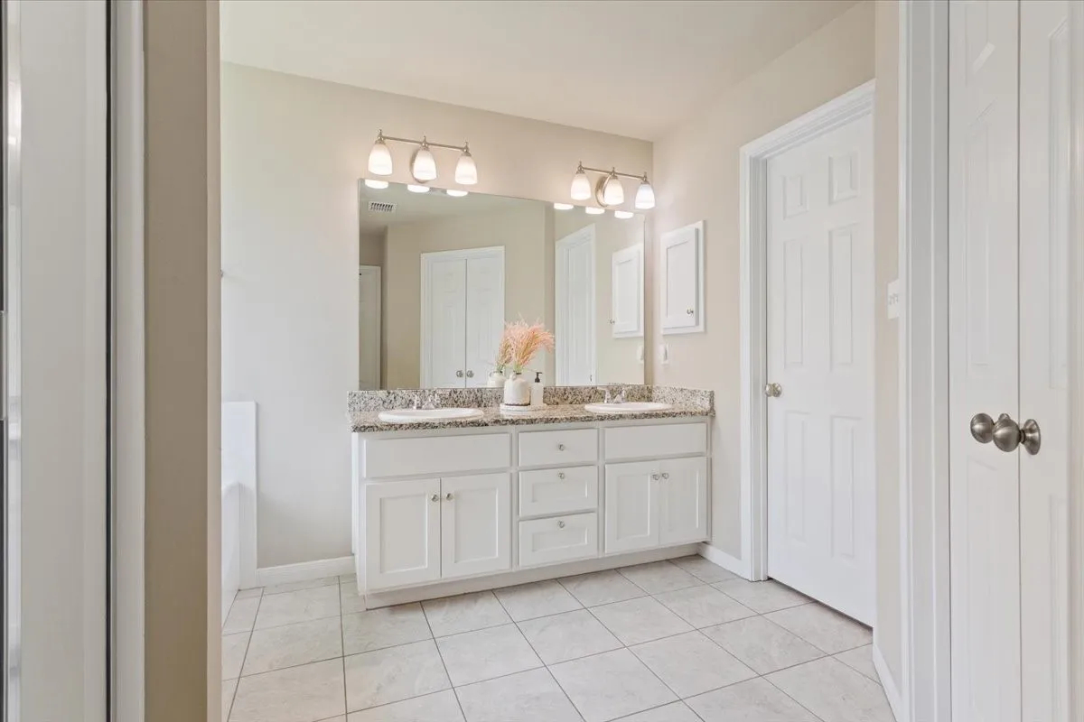 Single Family Residence For Sale in Mc Lennan County , 2518 Yoder Lane, Robinson, Texas 76706, 4 Bedroom, 2 Bathroom, 2 Garage spaces, 1,820 Sqft, built in 2021, mls#21372286, Real Estate Agent in Robinson, Homes For Sale in Mc Lennan county, Homes For Sale in Robinson, Realtor in Robinson Texas, Real Estate Brokerage Independent Realty Texas, Luminita Cordes Realtor