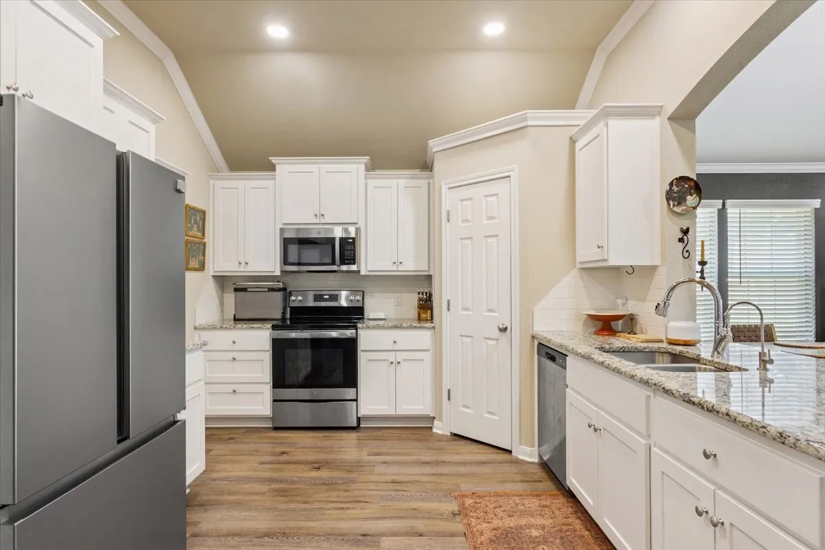 Single Family Residence For Sale in Mc Lennan County , 2518 Yoder Lane, Robinson, Texas 76706, 4 Bedroom, 2 Bathroom, 2 Garage spaces, 1,820 Sqft, built in 2021, mls#21372286, Real Estate Agent in Robinson, Homes For Sale in Mc Lennan county, Homes For Sale in Robinson, Realtor in Robinson Texas, Real Estate Brokerage Independent Realty Texas, Luminita Cordes Realtor