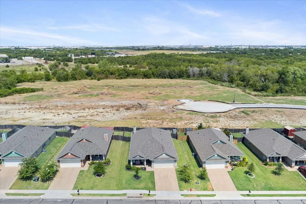 Single Family Residence For Sale in Mc Lennan County , 2518 Yoder Lane, Robinson, Texas 76706, 4 Bedroom, 2 Bathroom, 2 Garage spaces, 1,820 Sqft, built in 2021, mls#21372286, Real Estate Agent in Robinson, Homes For Sale in Mc Lennan county, Homes For Sale in Robinson, Realtor in Robinson Texas, Real Estate Brokerage Independent Realty Texas, Luminita Cordes Realtor