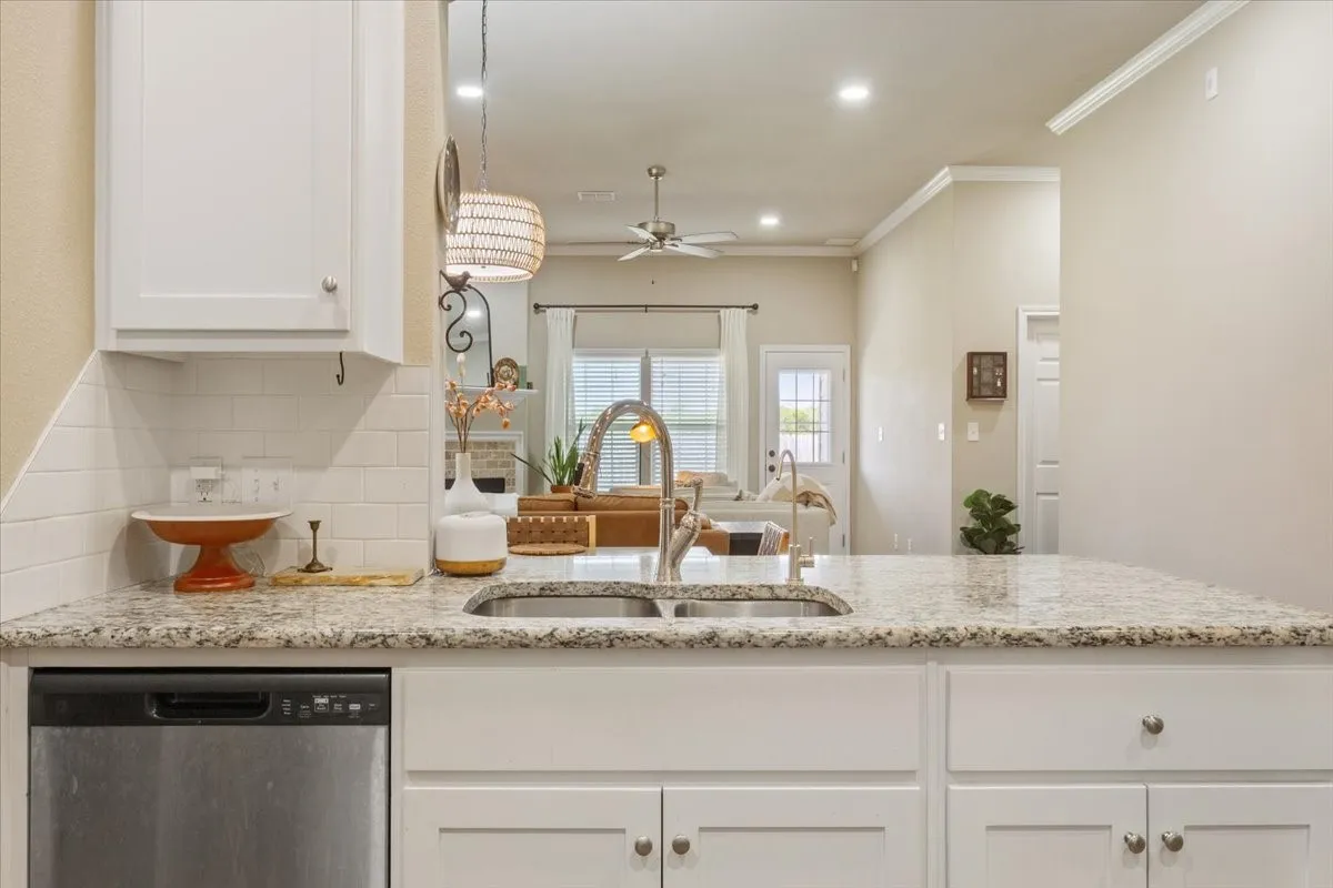 Single Family Residence For Sale in Mc Lennan County , 2518 Yoder Lane, Robinson, Texas 76706, 4 Bedroom, 2 Bathroom, 2 Garage spaces, 1,820 Sqft, built in 2021, mls#21372286, Real Estate Agent in Robinson, Homes For Sale in Mc Lennan county, Homes For Sale in Robinson, Realtor in Robinson Texas, Real Estate Brokerage Independent Realty Texas, Luminita Cordes Realtor