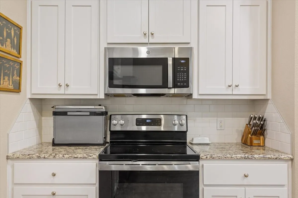 Single Family Residence For Sale in Mc Lennan County , 2518 Yoder Lane, Robinson, Texas 76706, 4 Bedroom, 2 Bathroom, 2 Garage spaces, 1,820 Sqft, built in 2021, mls#21372286, Real Estate Agent in Robinson, Homes For Sale in Mc Lennan county, Homes For Sale in Robinson, Realtor in Robinson Texas, Real Estate Brokerage Independent Realty Texas, Luminita Cordes Realtor