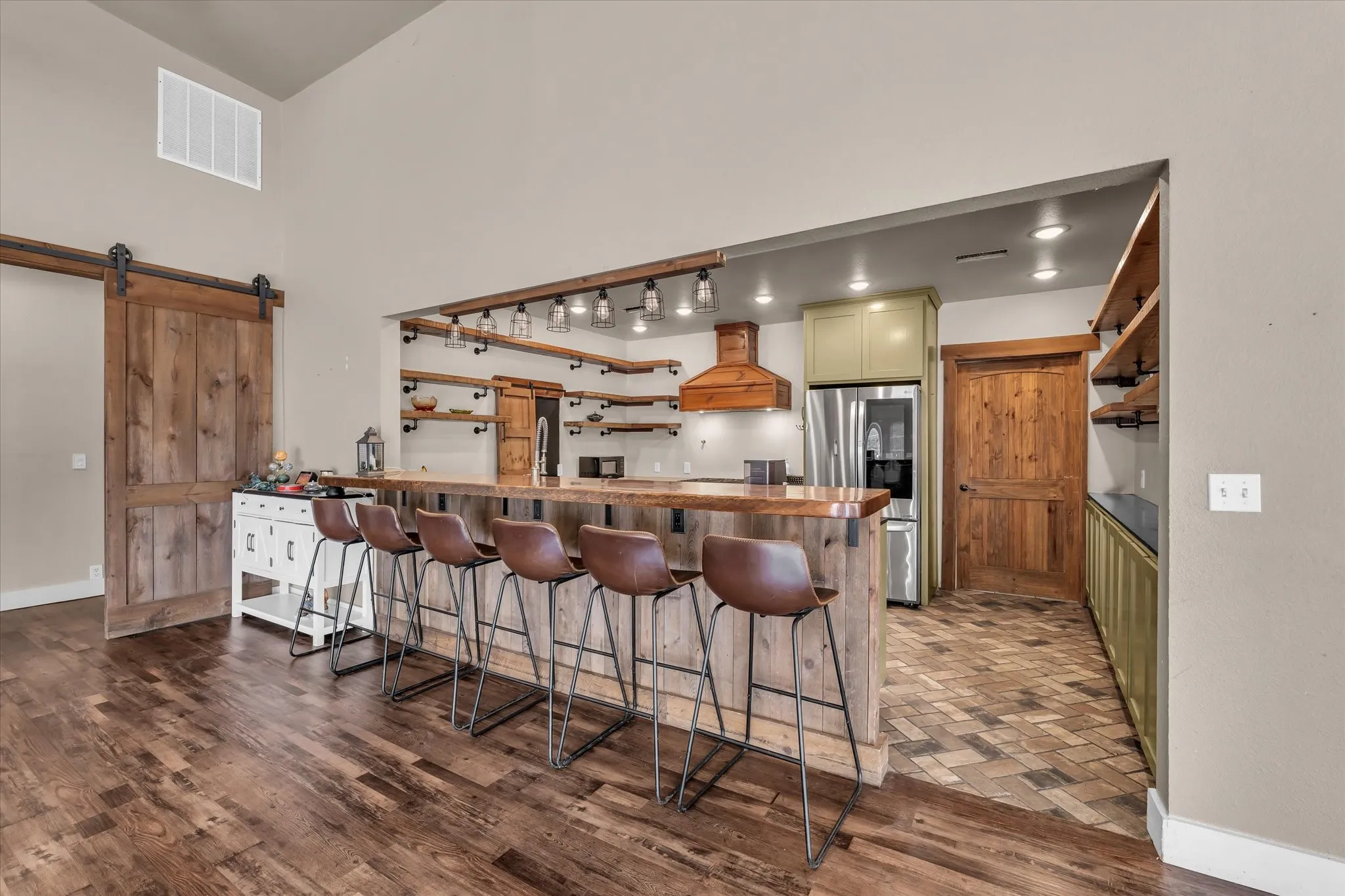 Manufactured Home For Sale in Mc Lennan County , 245 Windmill Lane, Waco, Texas 76705, 5 Bedroom, 3 Bathroom, Garage spaces, 3,612 Sqft, built in 1990, mls#21374487, Real Estate Agent in Waco, Homes For Sale in Mc Lennan county, Homes For Sale in Waco, Realtor in Waco Texas, Real Estate Brokerage Independent Realty Texas, Luminita Cordes Realtor