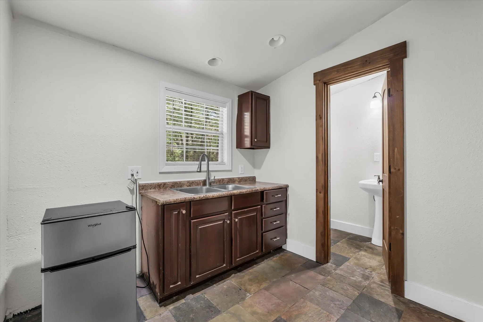 Manufactured Home For Sale in Mc Lennan County , 245 Windmill Lane, Waco, Texas 76705, 5 Bedroom, 3 Bathroom, Garage spaces, 3,612 Sqft, built in 1990, mls#21374487, Real Estate Agent in Waco, Homes For Sale in Mc Lennan county, Homes For Sale in Waco, Realtor in Waco Texas, Real Estate Brokerage Independent Realty Texas, Luminita Cordes Realtor