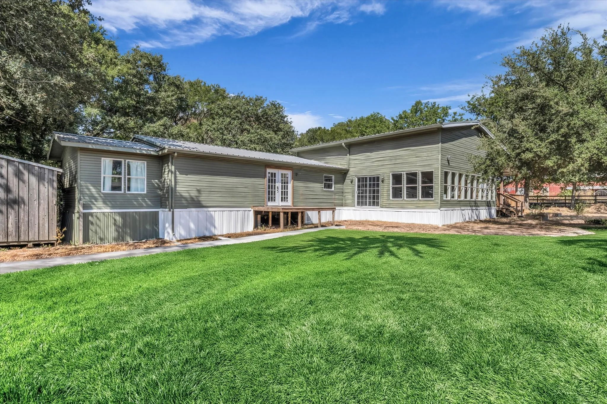 Manufactured Home For Sale in Mc Lennan County , 245 Windmill Lane, Waco, Texas 76705, 5 Bedroom, 3 Bathroom, Garage spaces, 3,612 Sqft, built in 1990, mls#21374487, Real Estate Agent in Waco, Homes For Sale in Mc Lennan county, Homes For Sale in Waco, Realtor in Waco Texas, Real Estate Brokerage Independent Realty Texas, Luminita Cordes Realtor