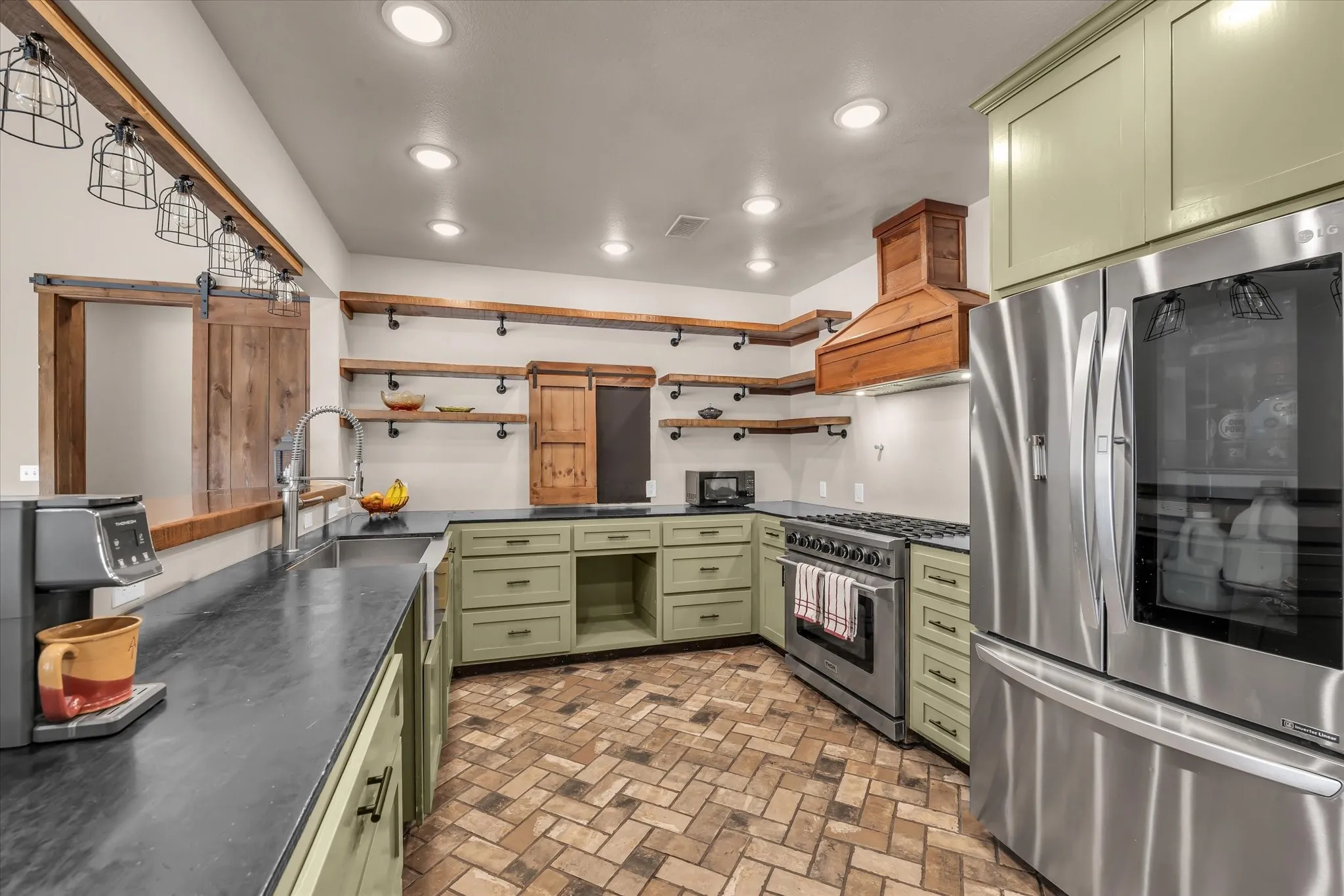 Manufactured Home For Sale in Mc Lennan County , 245 Windmill Lane, Waco, Texas 76705, 5 Bedroom, 3 Bathroom, Garage spaces, 3,612 Sqft, built in 1990, mls#21374487, Real Estate Agent in Waco, Homes For Sale in Mc Lennan county, Homes For Sale in Waco, Realtor in Waco Texas, Real Estate Brokerage Independent Realty Texas, Luminita Cordes Realtor