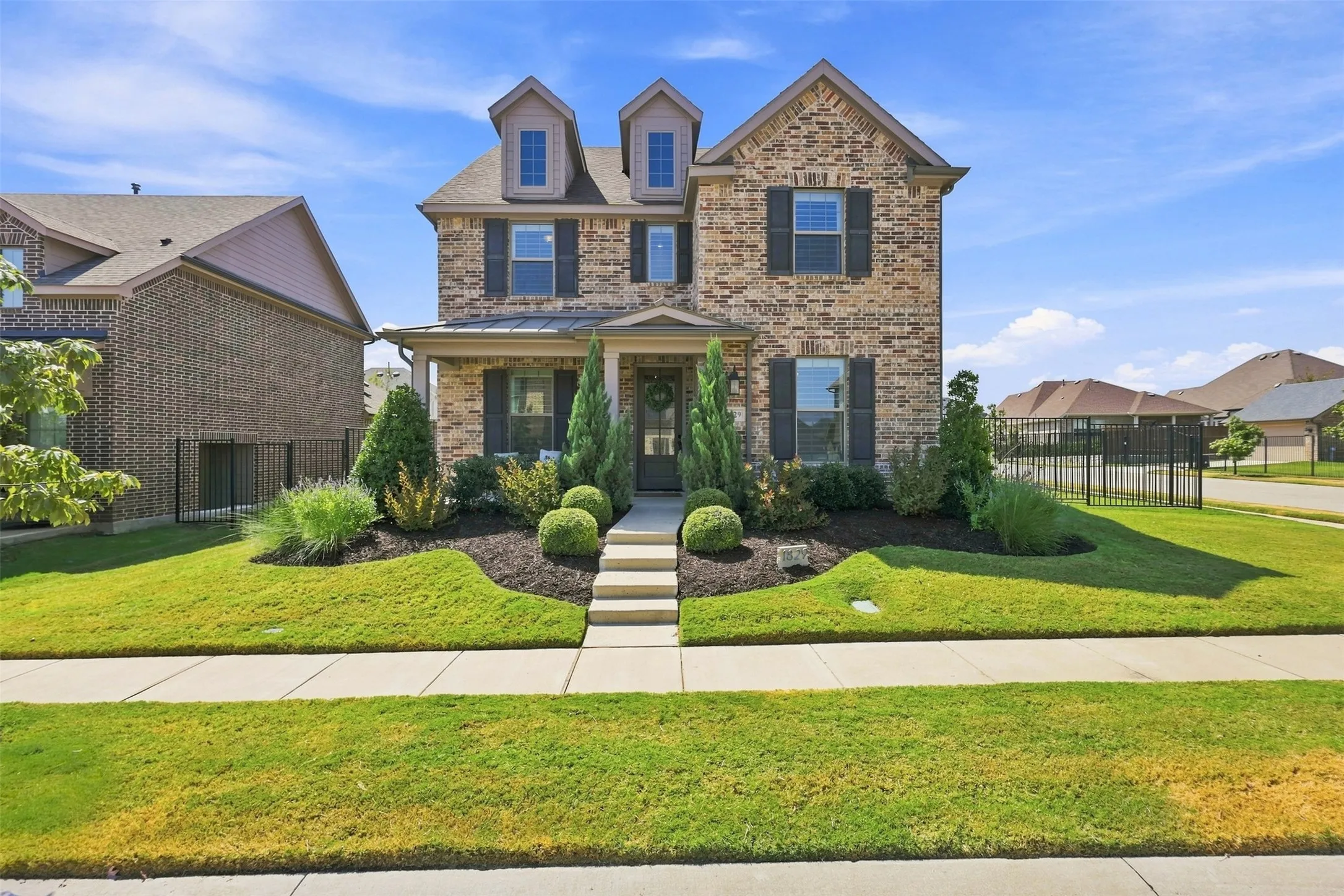 Single Family Residence For Sale in Grayson County , 1829 Temple Hills, Van Alstyne, Texas 75495, 4 Bedroom, 4 Bathroom, 2 Garage spaces, 2,582 Sqft, built in 2022, mls#21373114, Real Estate Agent in Van Alstyne, Homes For Sale in Grayson county, Homes For Sale in Van Alstyne, Realtor in Van Alstyne Texas, Real Estate Brokerage Independent Realty Texas, Luminita Cordes Realtor