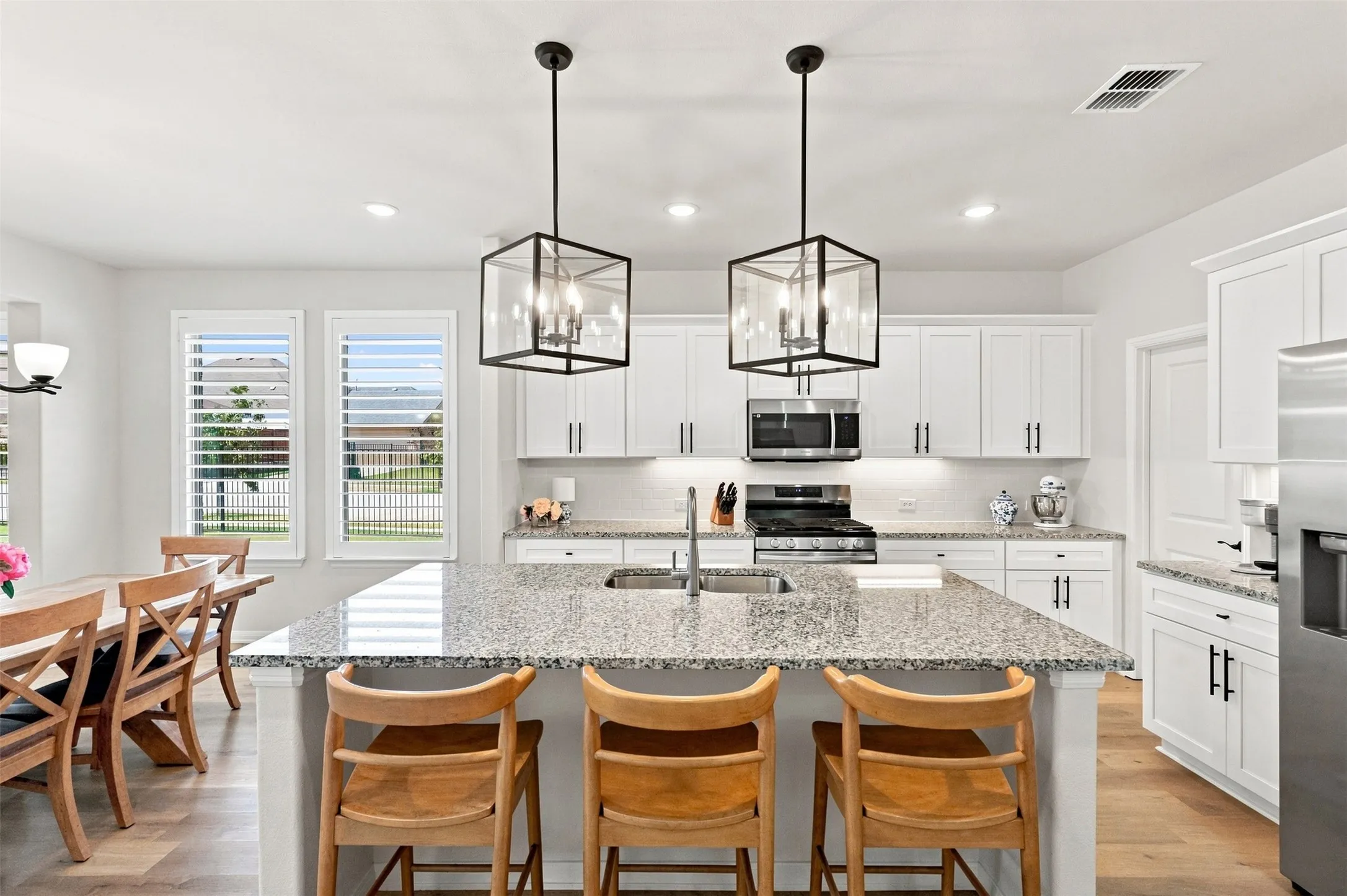Single Family Residence For Sale in Grayson County , 1829 Temple Hills, Van Alstyne, Texas 75495, 4 Bedroom, 4 Bathroom, 2 Garage spaces, 2,582 Sqft, built in 2022, mls#21373114, Real Estate Agent in Van Alstyne, Homes For Sale in Grayson county, Homes For Sale in Van Alstyne, Realtor in Van Alstyne Texas, Real Estate Brokerage Independent Realty Texas, Luminita Cordes Realtor