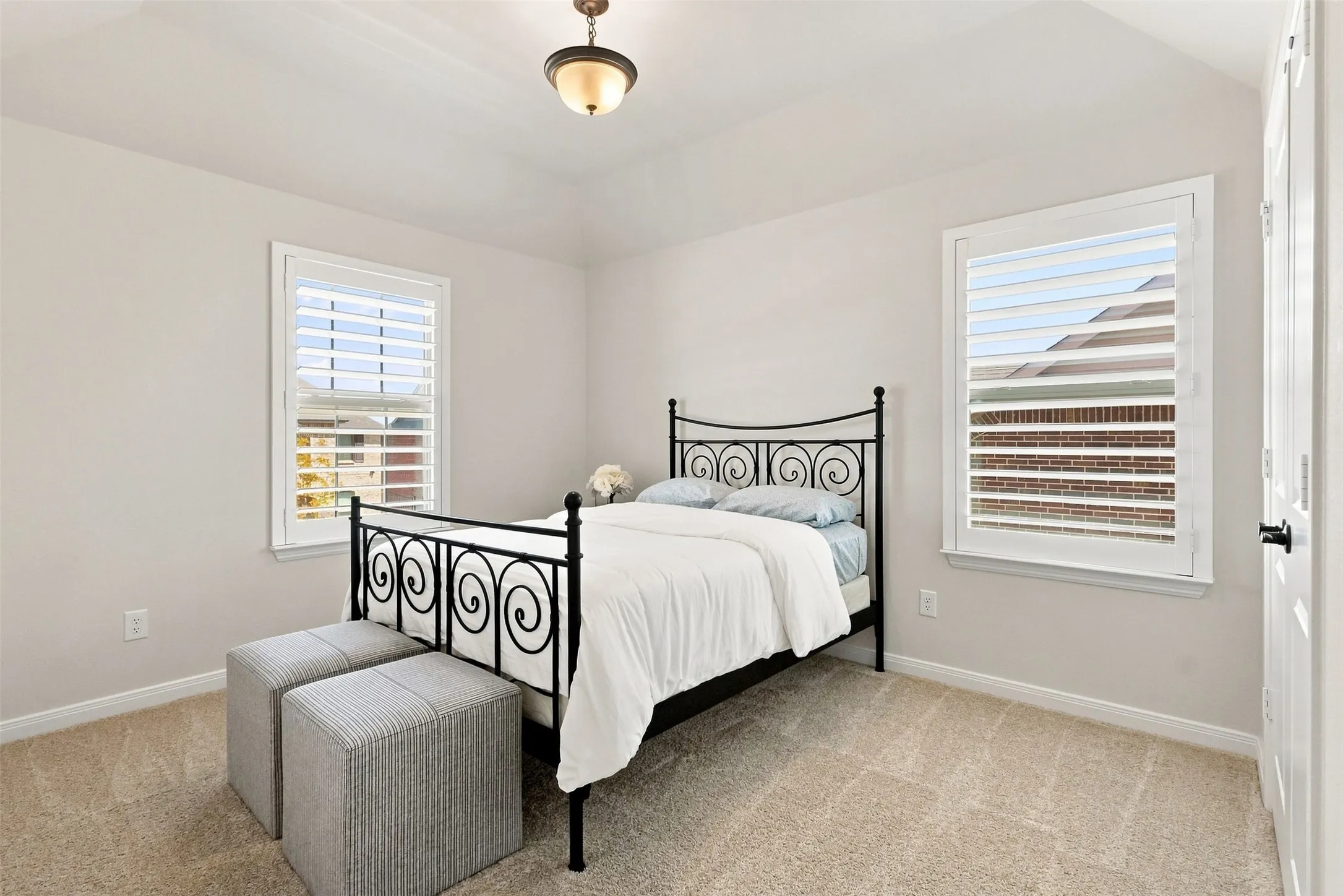 Single Family Residence For Sale in Grayson County , 1829 Temple Hills, Van Alstyne, Texas 75495, 4 Bedroom, 4 Bathroom, 2 Garage spaces, 2,582 Sqft, built in 2022, mls#21373114, Real Estate Agent in Van Alstyne, Homes For Sale in Grayson county, Homes For Sale in Van Alstyne, Realtor in Van Alstyne Texas, Real Estate Brokerage Independent Realty Texas, Luminita Cordes Realtor