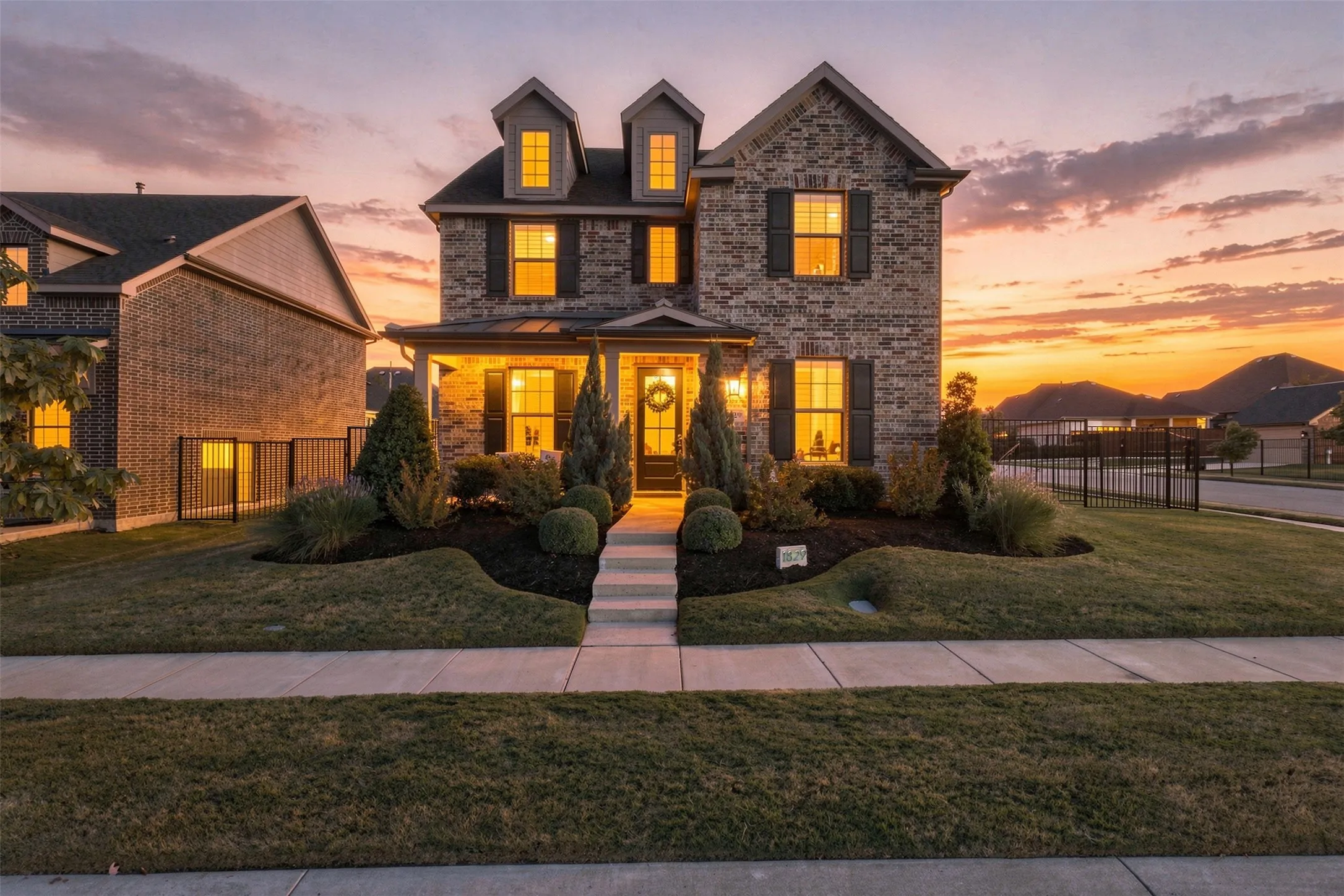 Single Family Residence For Sale in Grayson County , 1829 Temple Hills, Van Alstyne, Texas 75495, 4 Bedroom, 4 Bathroom, 2 Garage spaces, 2,582 Sqft, built in 2022, mls#21373114, Real Estate Agent in Van Alstyne, Homes For Sale in Grayson county, Homes For Sale in Van Alstyne, Realtor in Van Alstyne Texas, Real Estate Brokerage Independent Realty Texas, Luminita Cordes Realtor